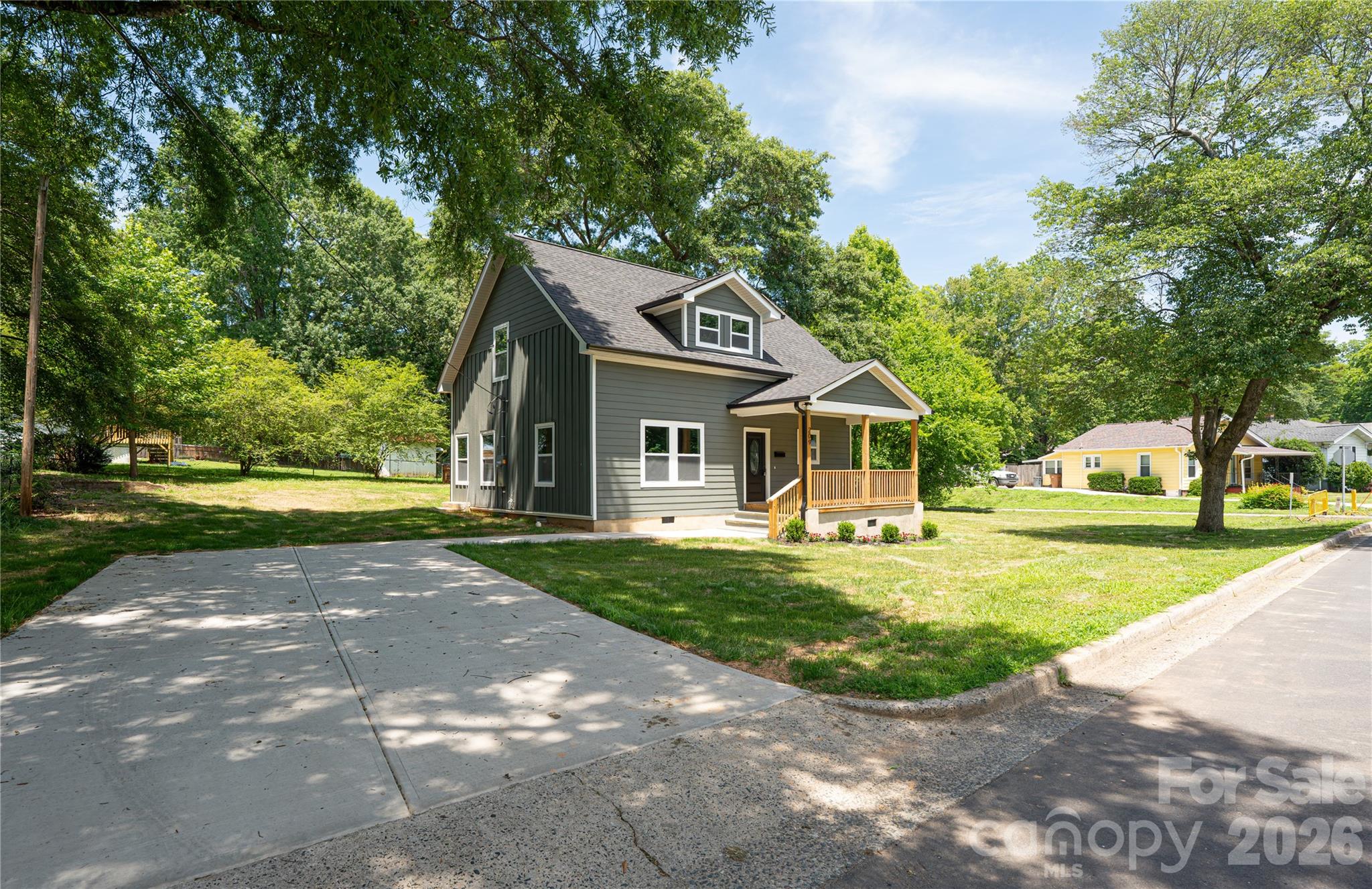 209 East Dixon Street — Lincolnton