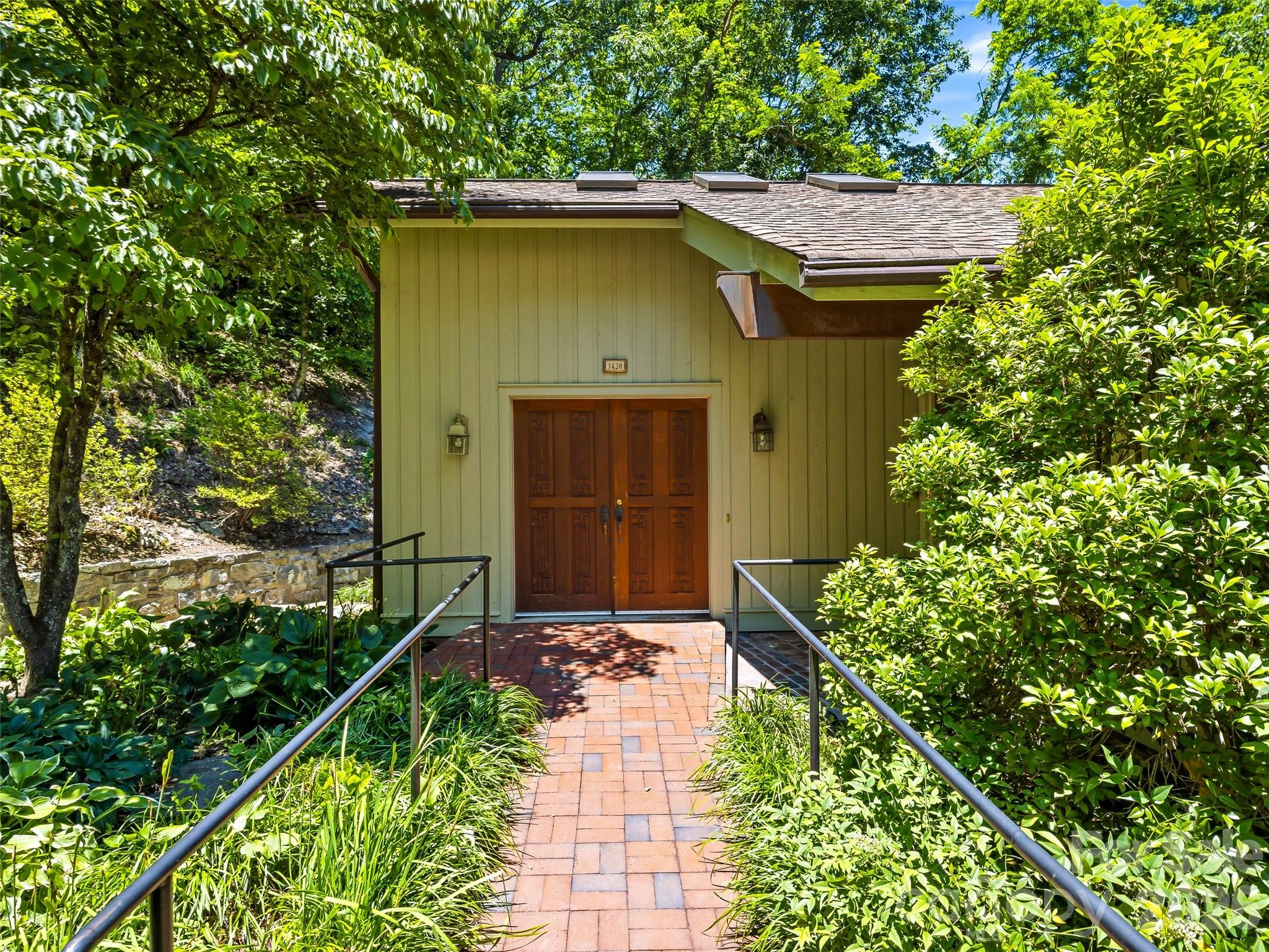 1430 Valmont Drive — Hendersonville