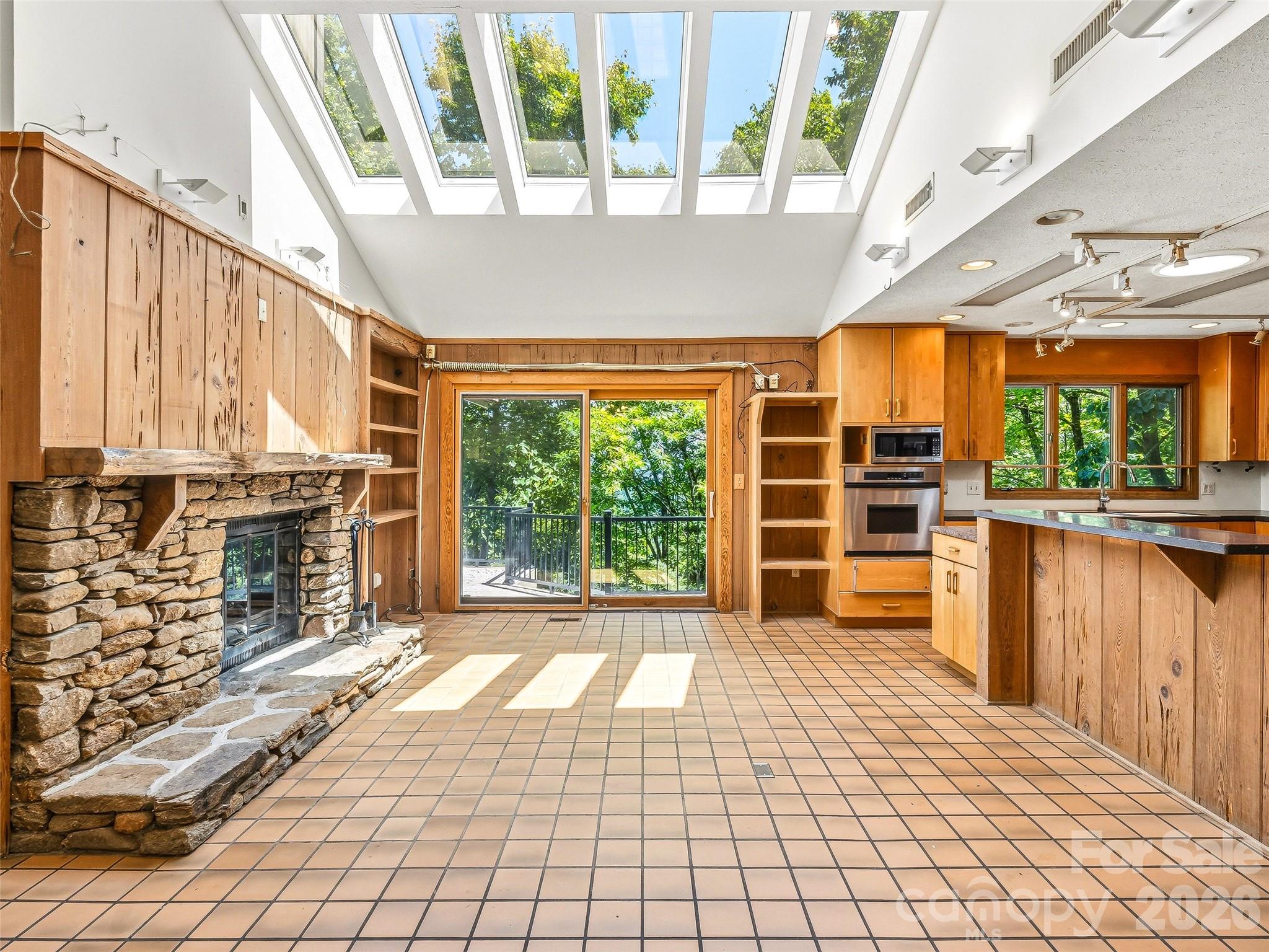 1430 Valmont Drive — Hendersonville