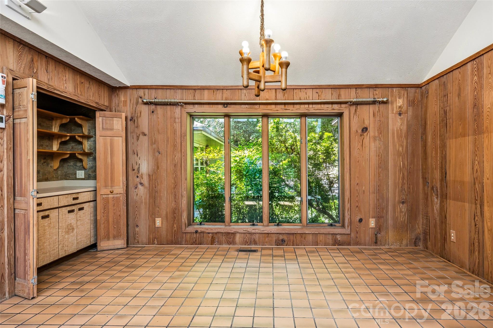 1430 Valmont Drive — Hendersonville