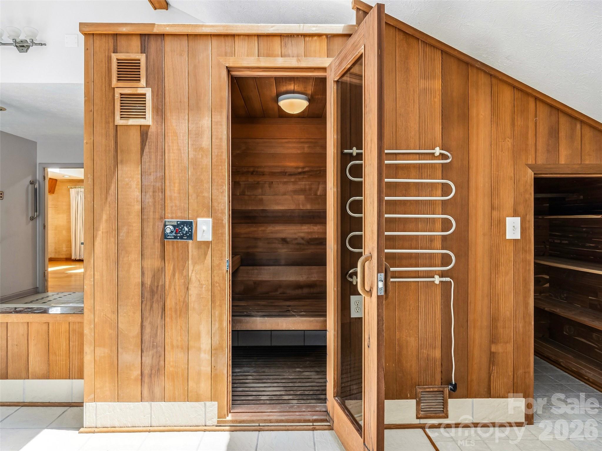 1430 Valmont Drive — Hendersonville