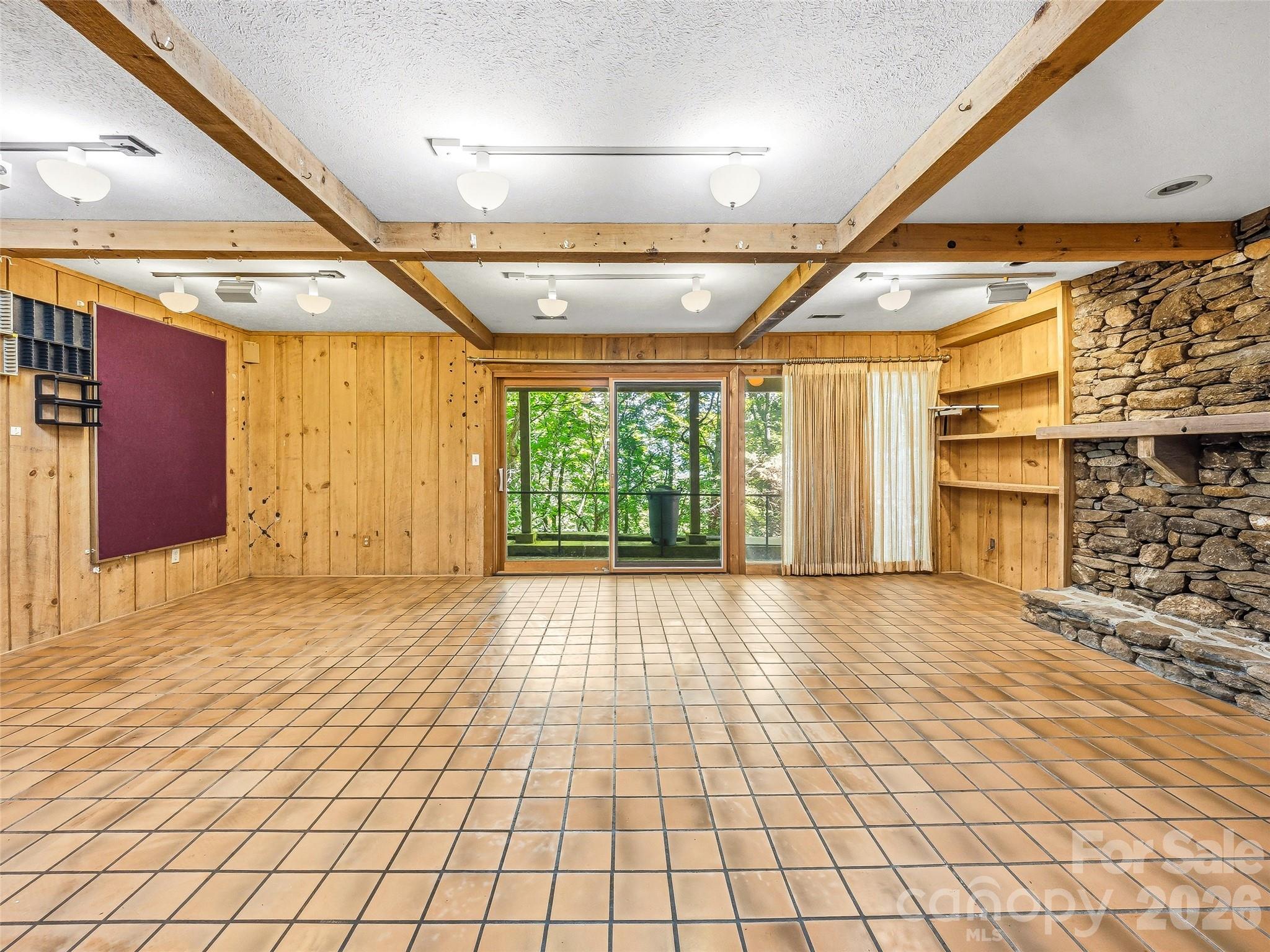 1430 Valmont Drive — Hendersonville