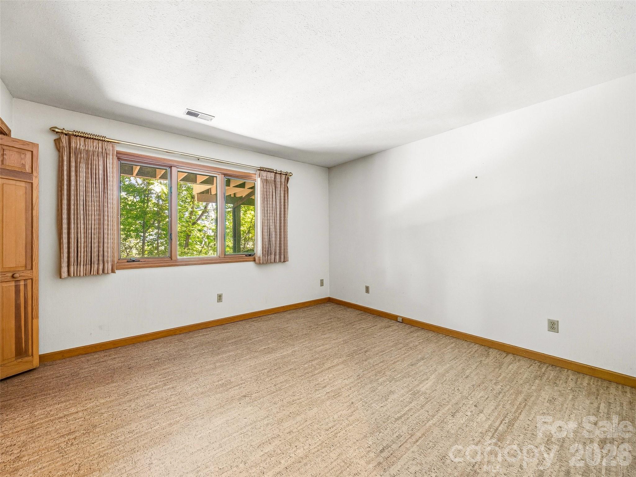1430 Valmont Drive — Hendersonville