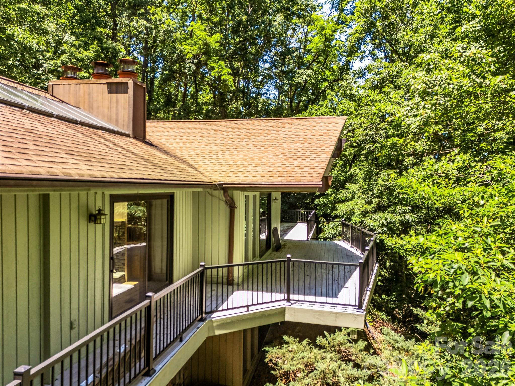 1430 Valmont Drive — Hendersonville