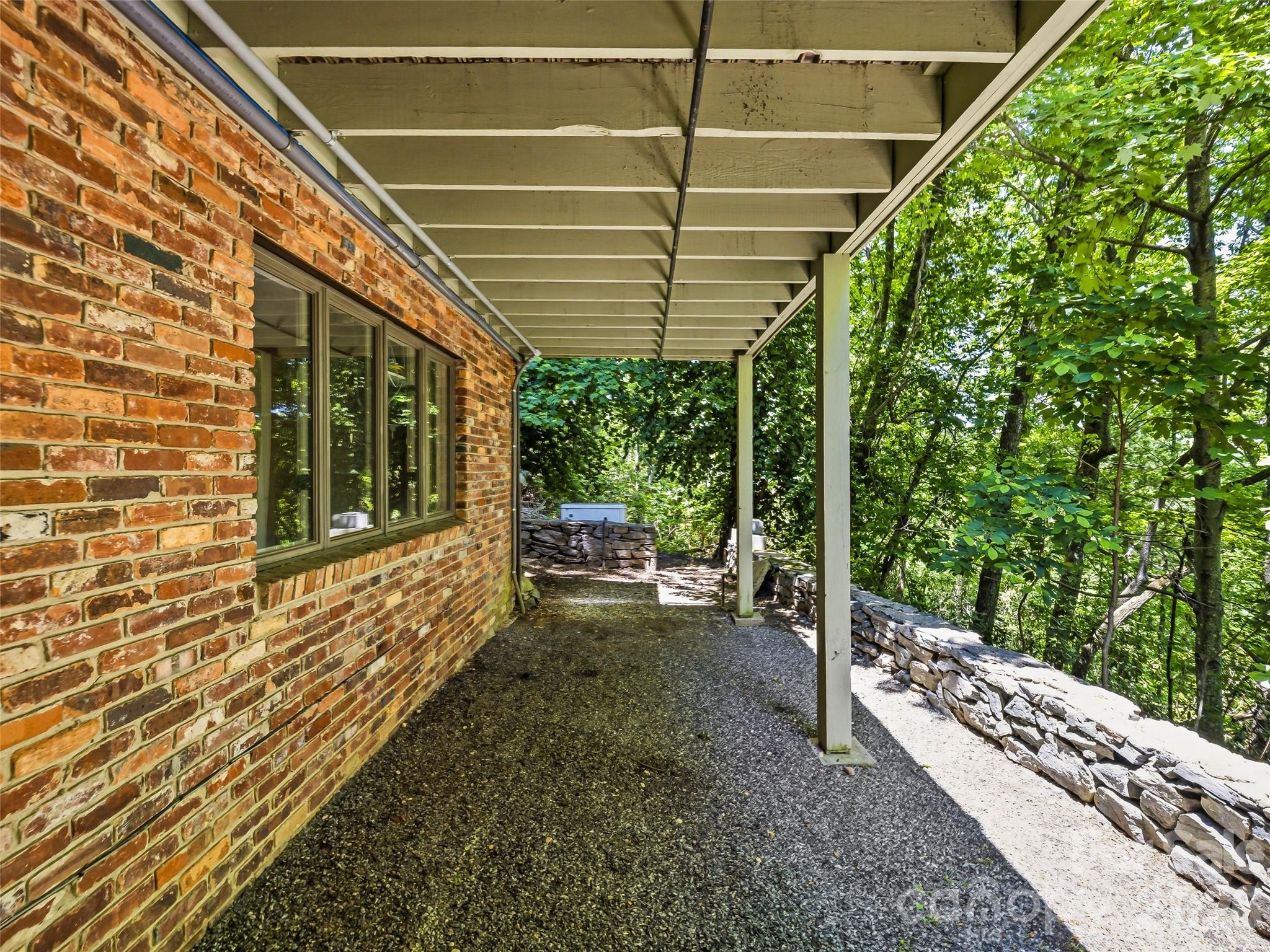 1430 Valmont Drive — Hendersonville