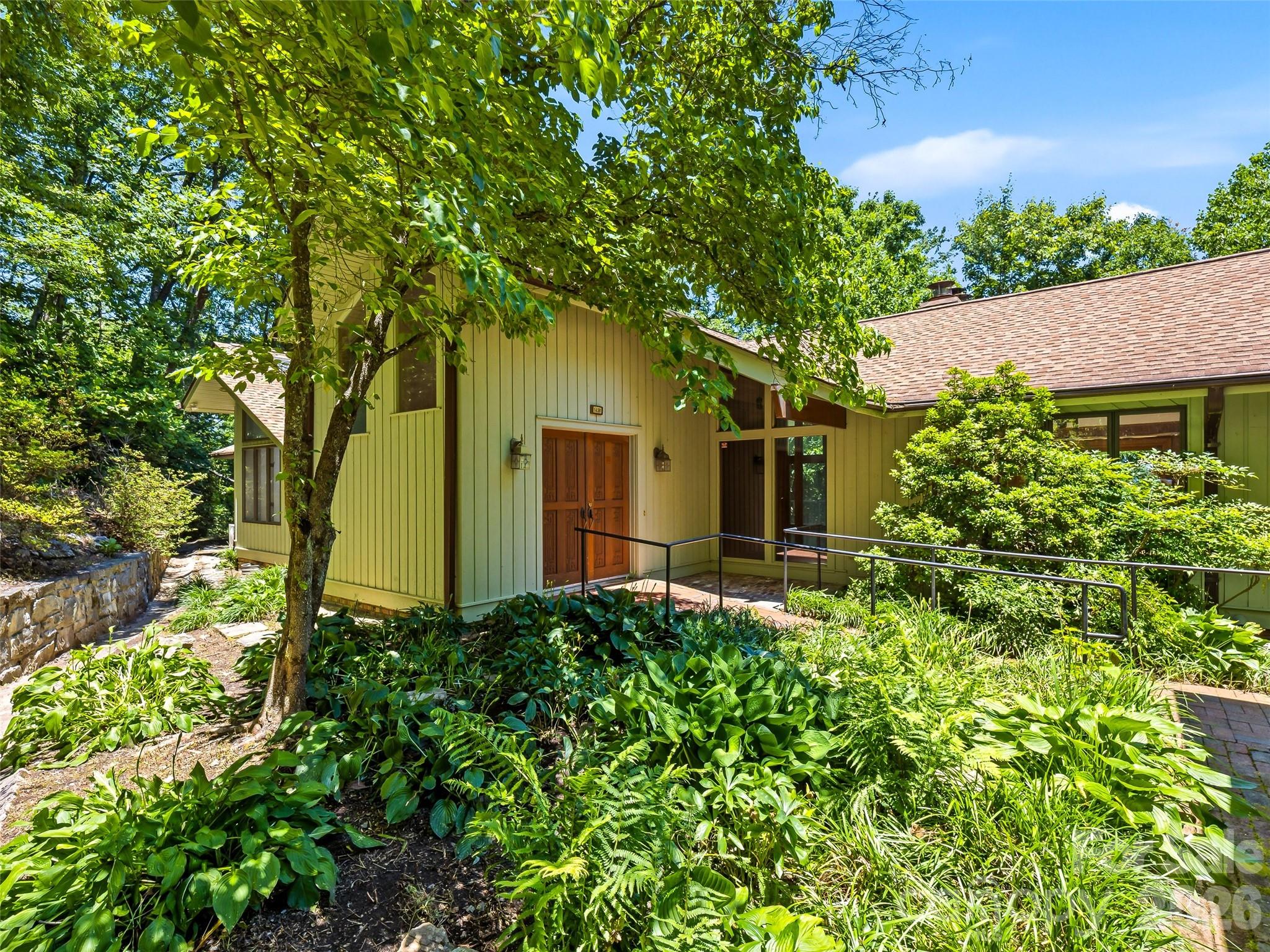 1430 Valmont Drive — Hendersonville