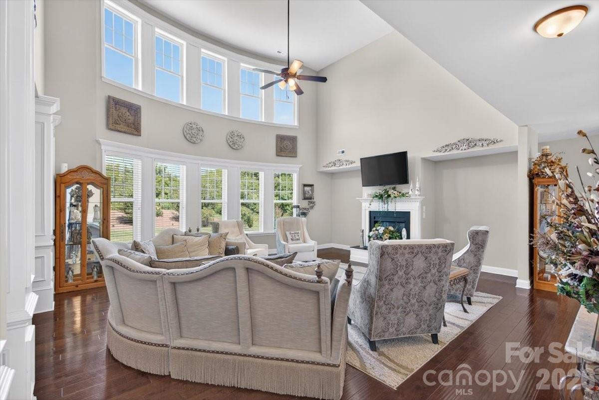 10515 Sweethaven Lane — Harrisburg