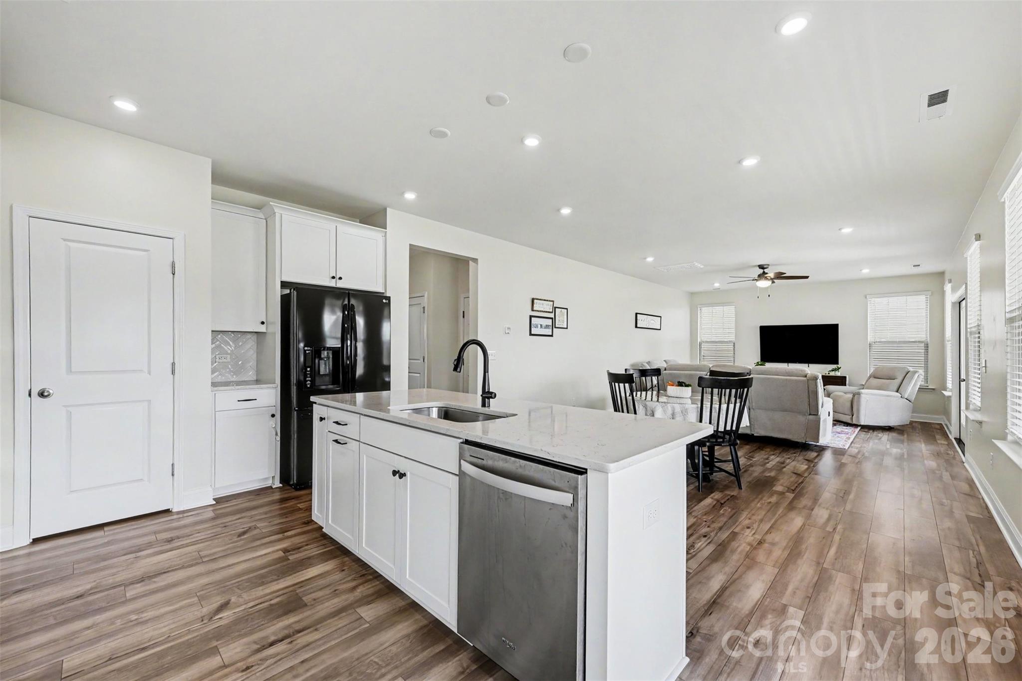 642 Amberjack Place — York