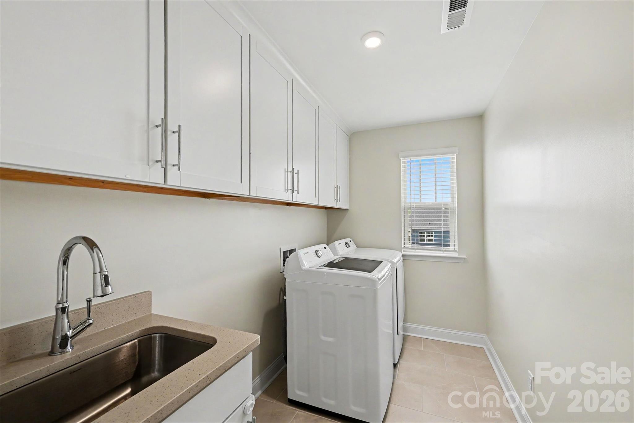 642 Amberjack Place — York