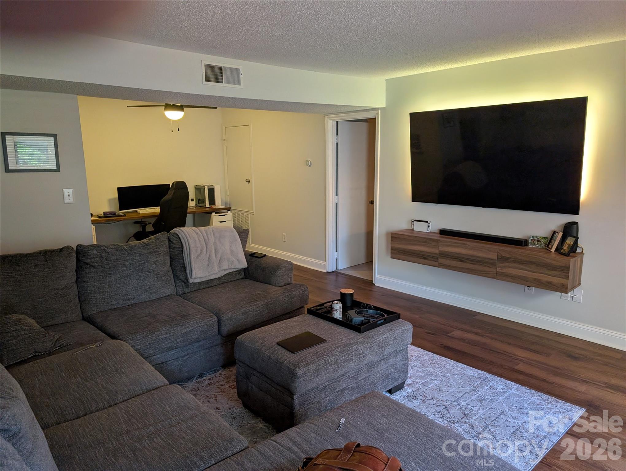 1600 Sharon Road — Charlotte