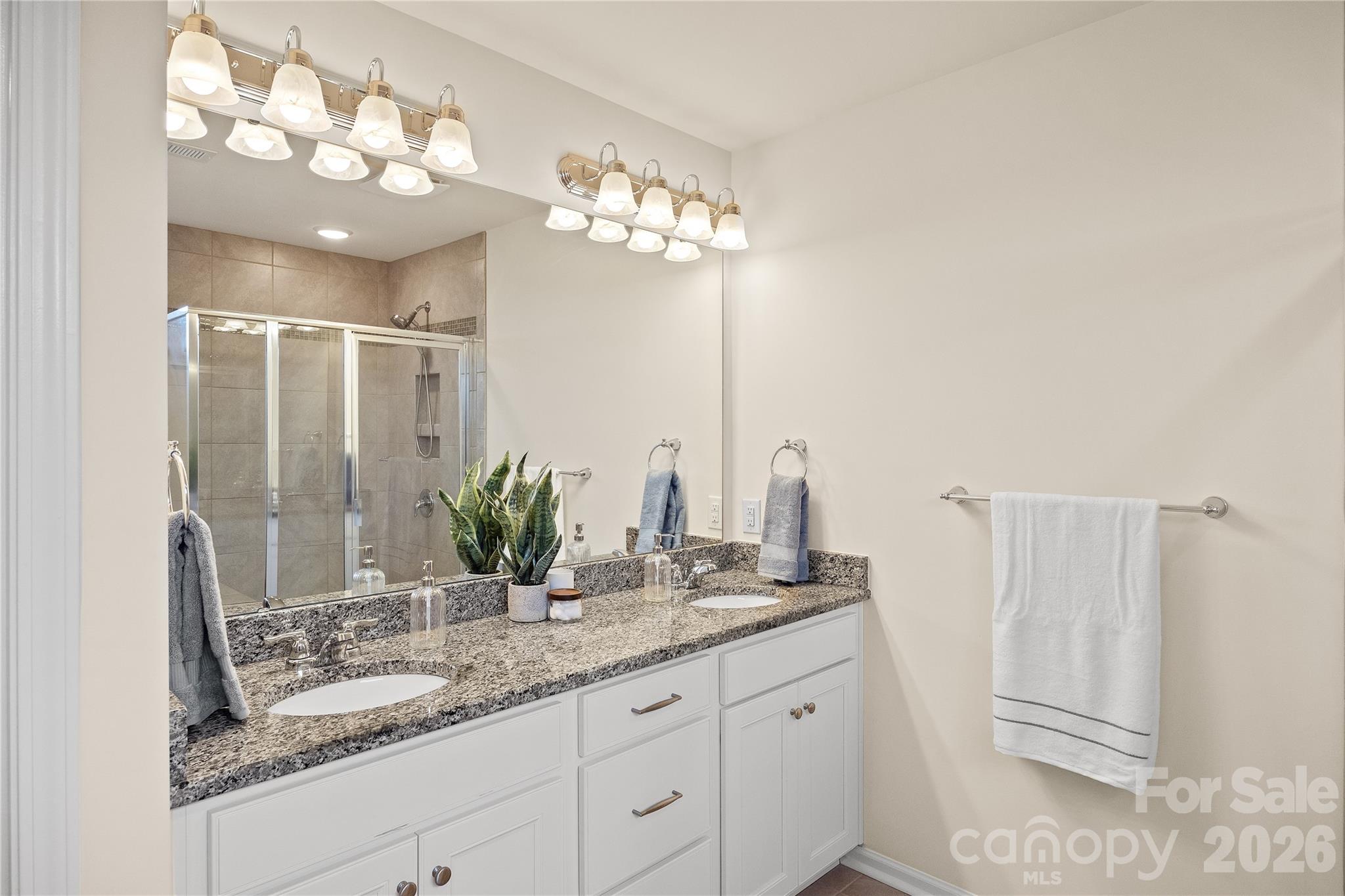 10522 Honeyfur Court — Charlotte
