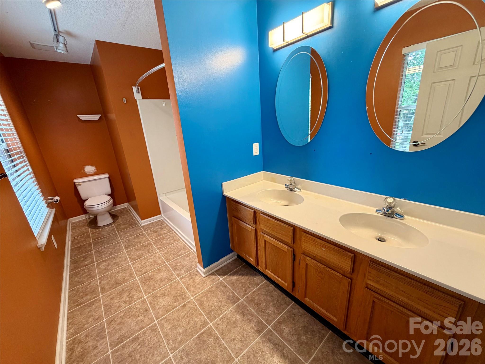 8004 Glencannon Drive — Charlotte