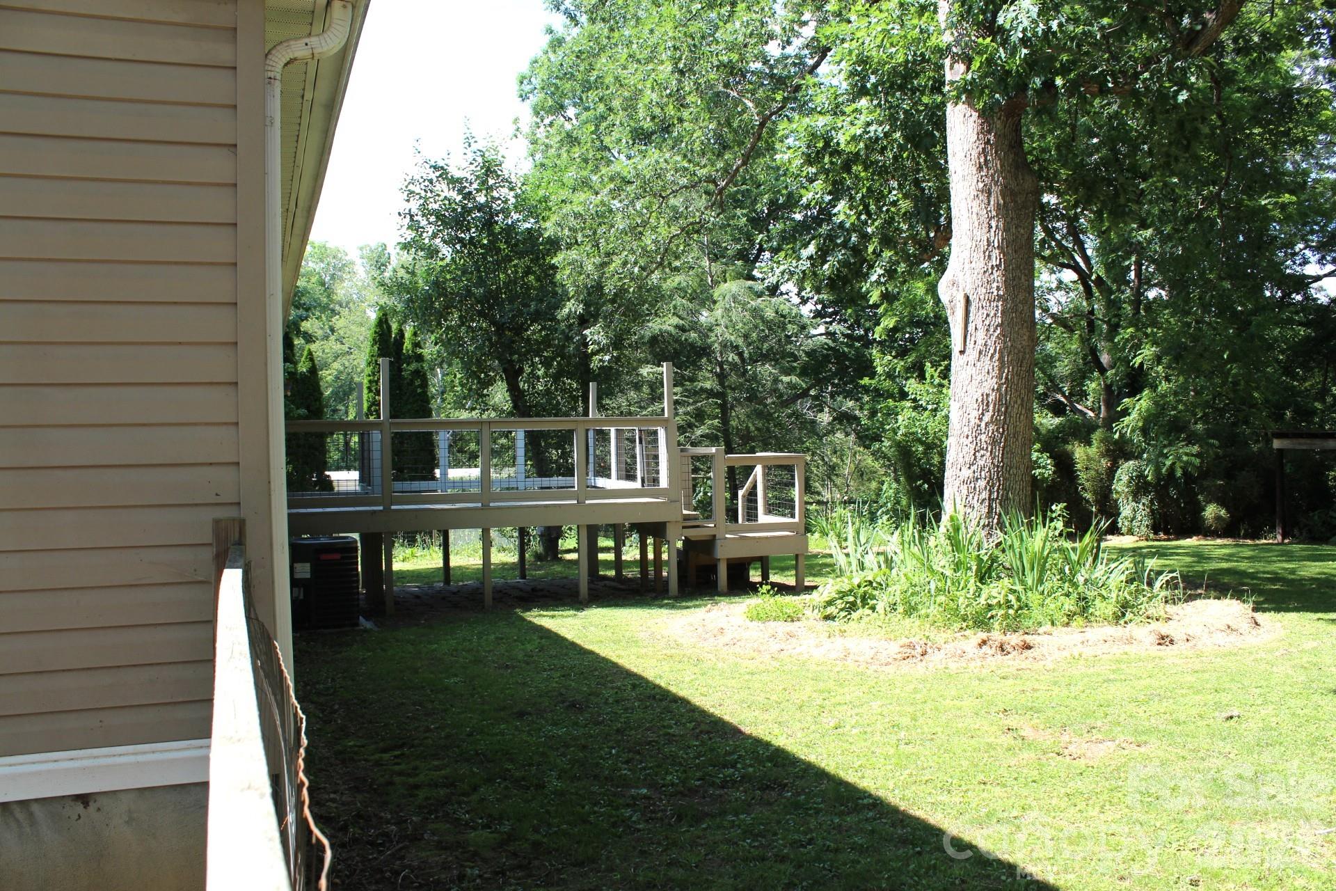 403 Doliver Drive — Horse Shoe