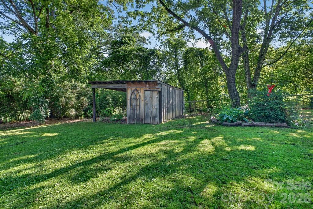 403 Doliver Drive — Horse Shoe