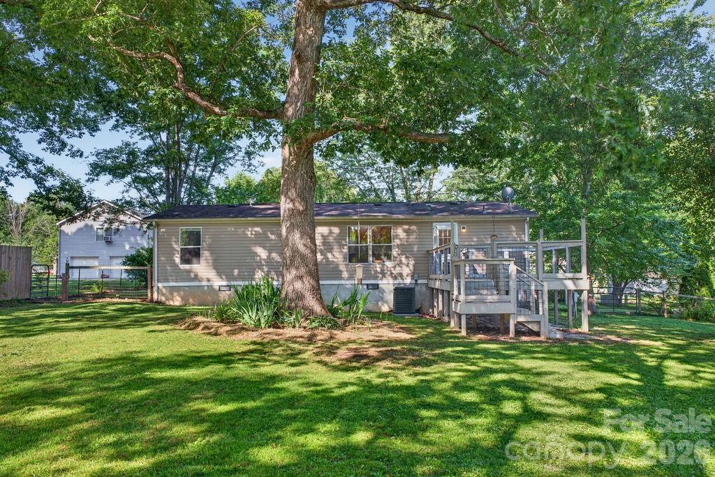 403 Doliver Drive — Horse Shoe