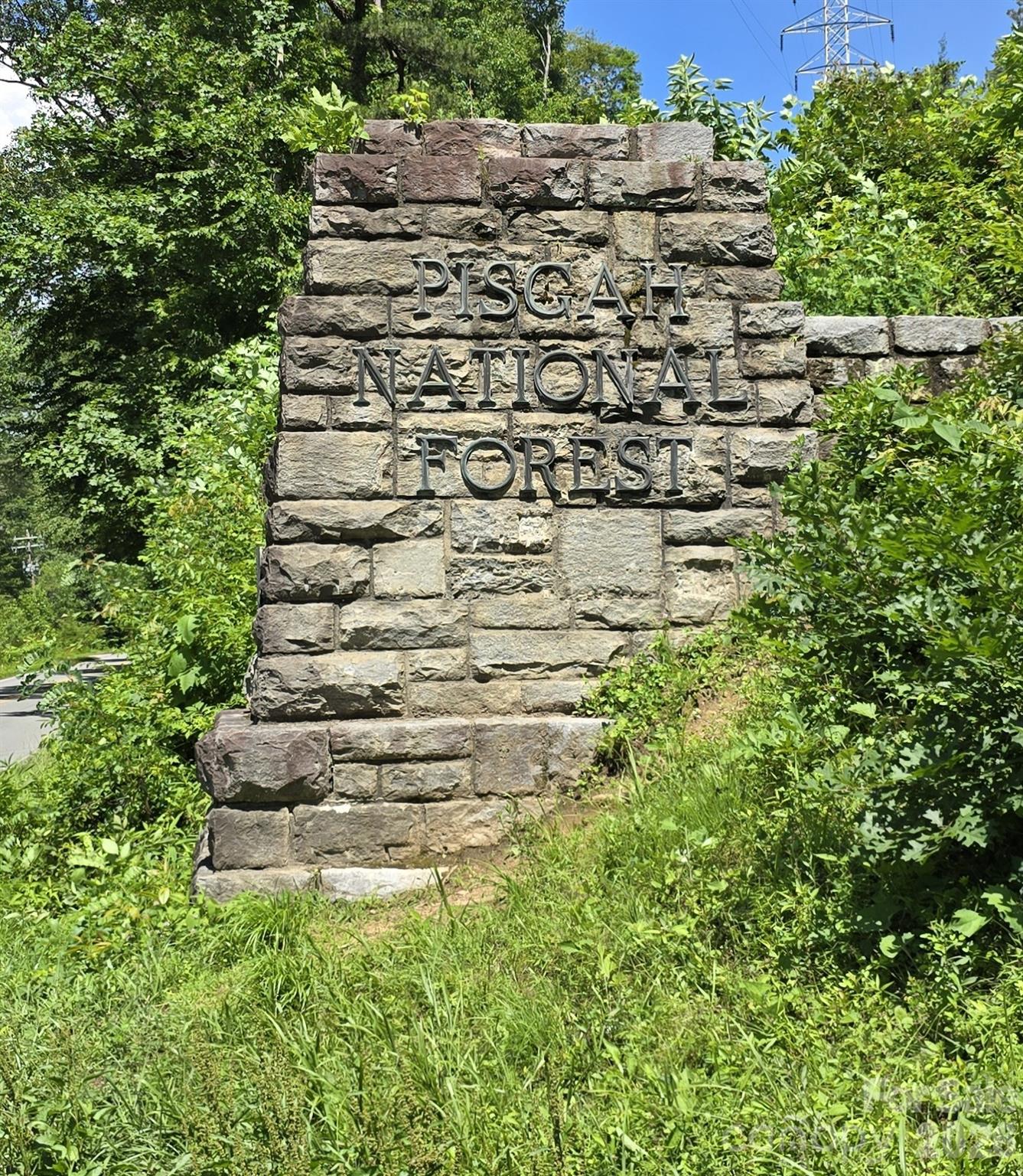 403 Doliver Drive — Horse Shoe