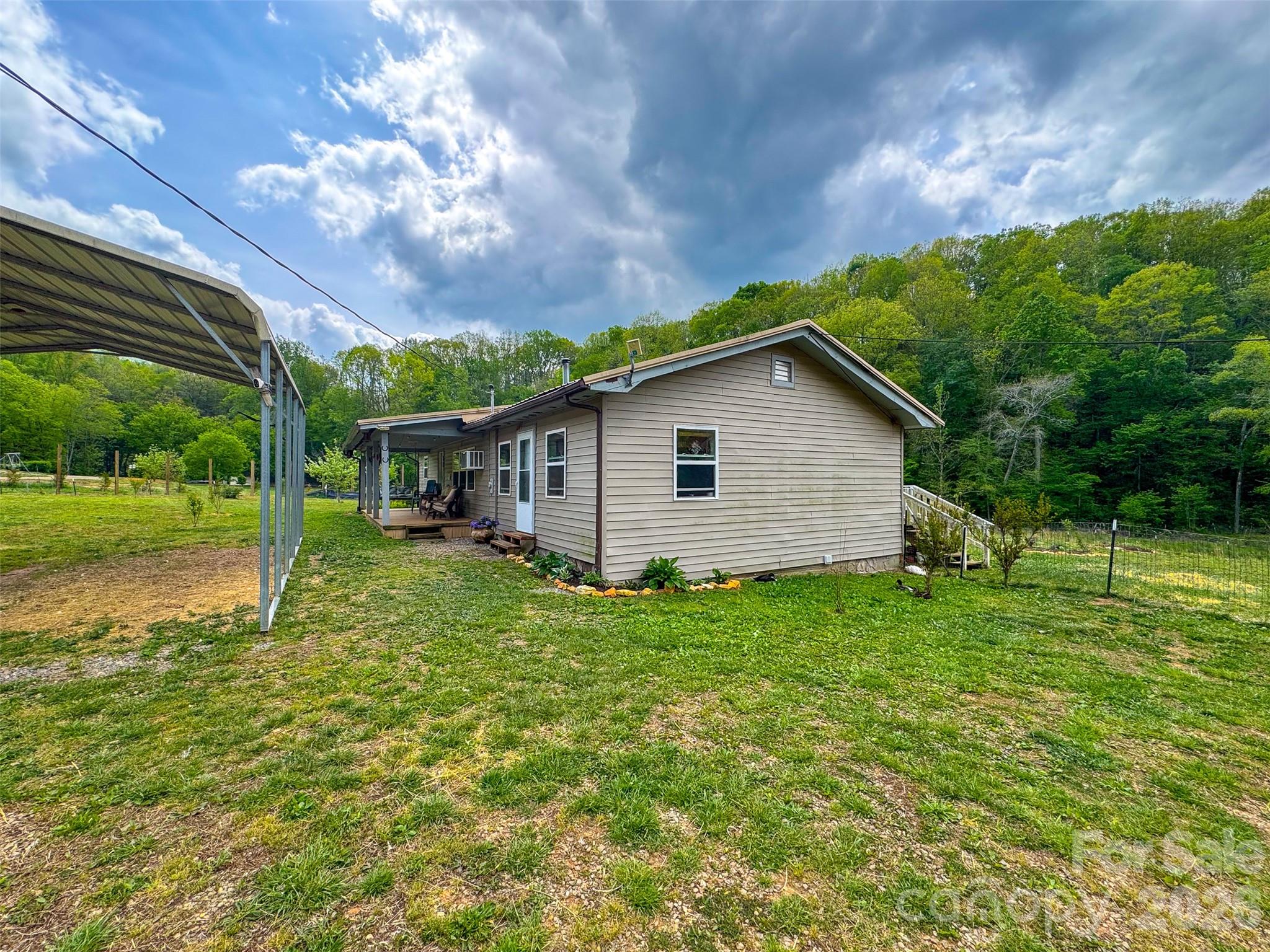 3325 Packs Mountain Road — Murphy