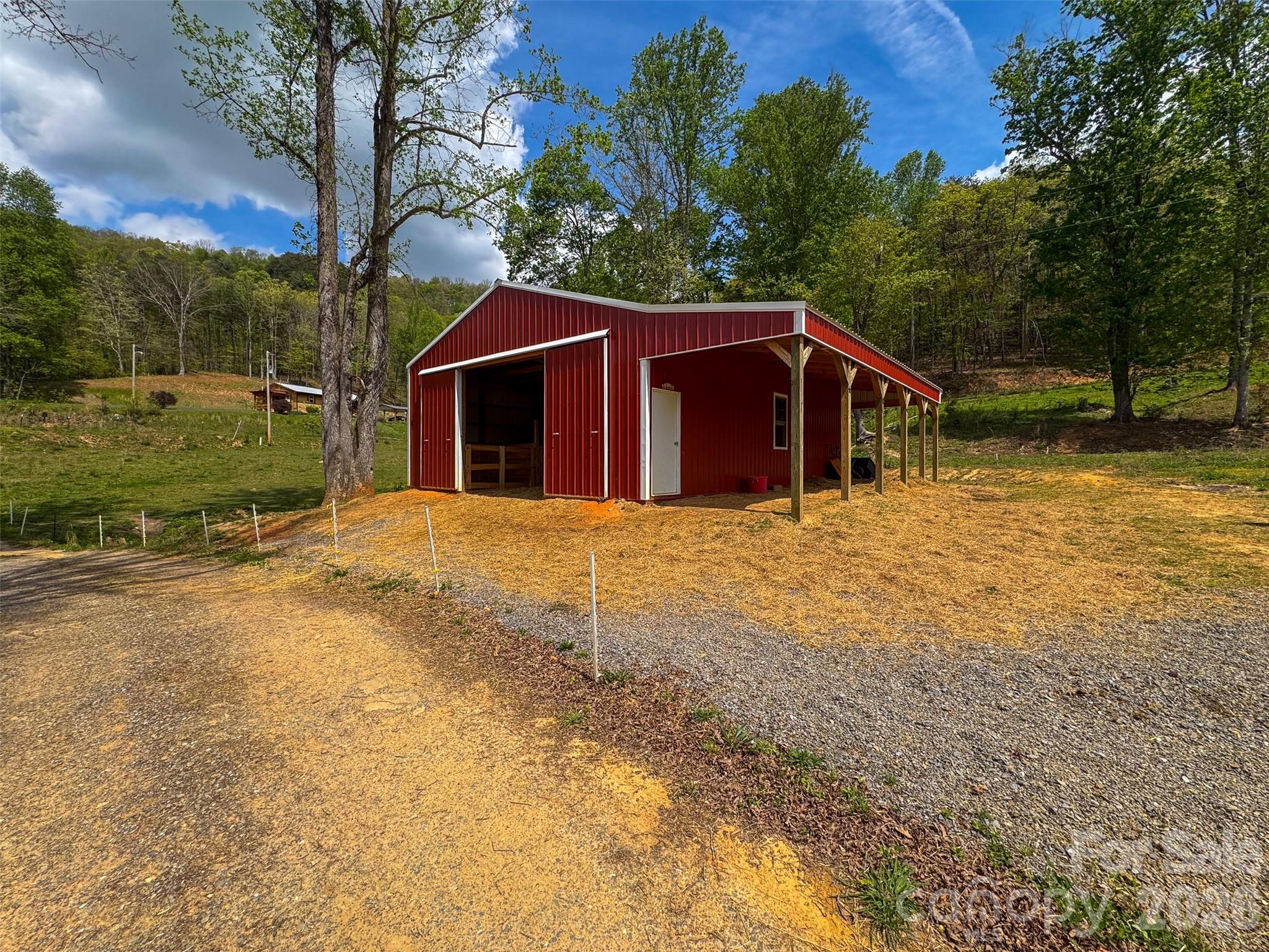 3325 Packs Mountain Road — Murphy