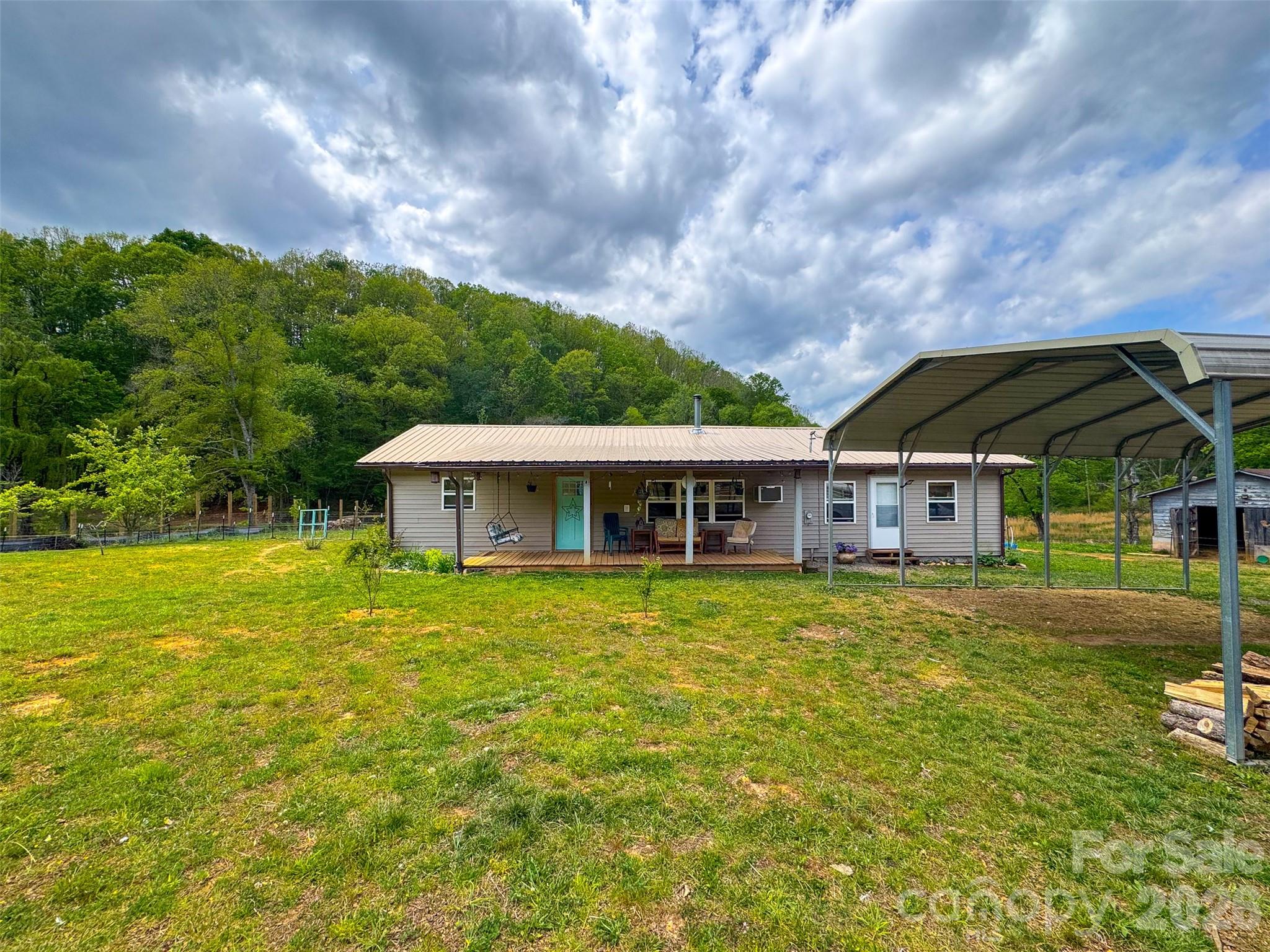 3325 Packs Mountain Road — Murphy