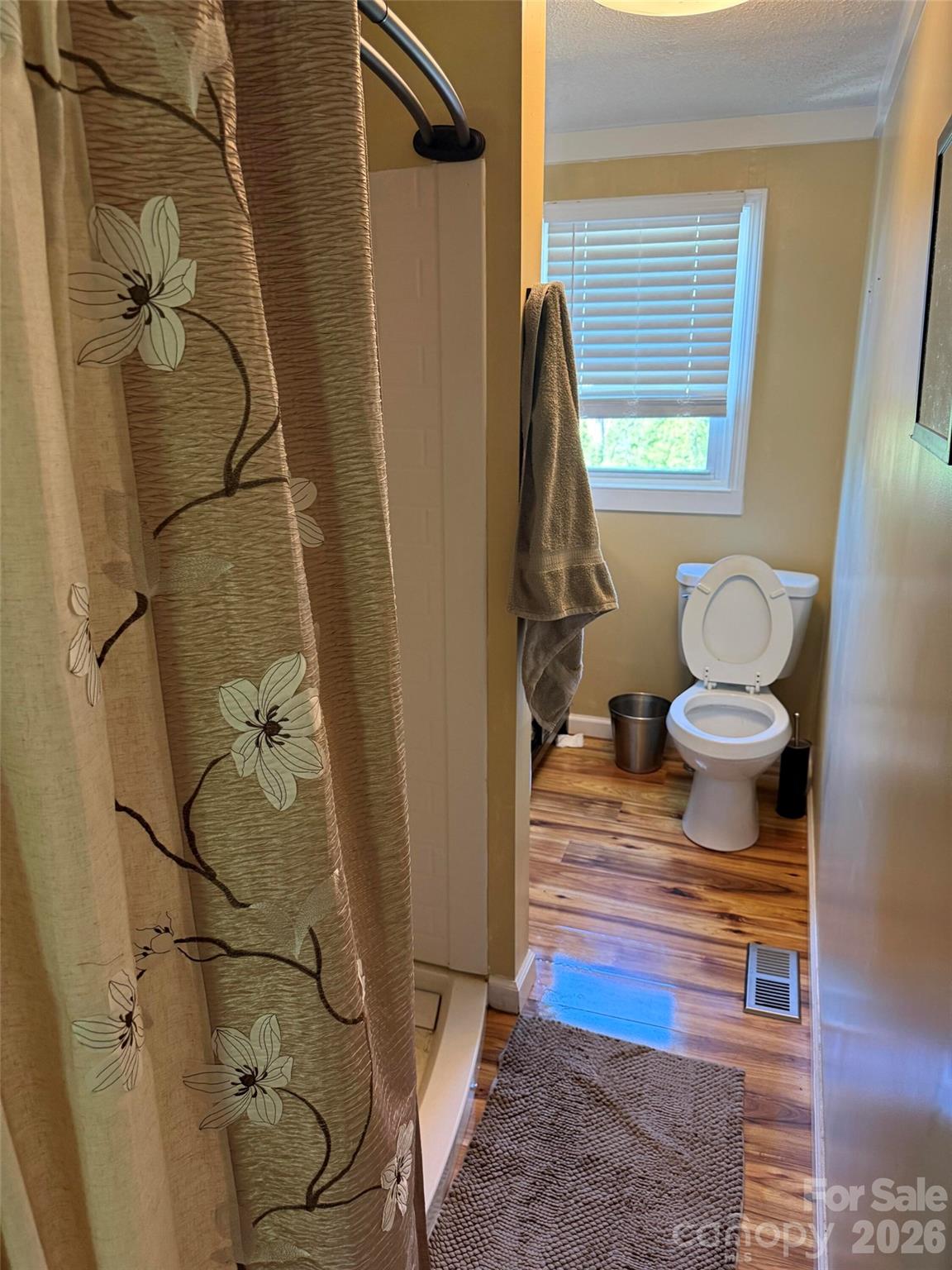 102 Phillips Road — Spruce Pine
