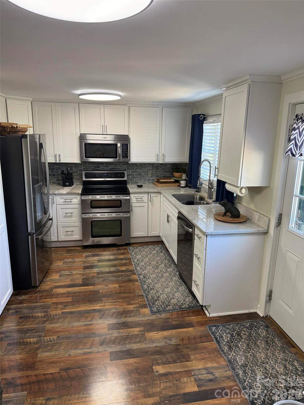 102 Phillips Road — Spruce Pine