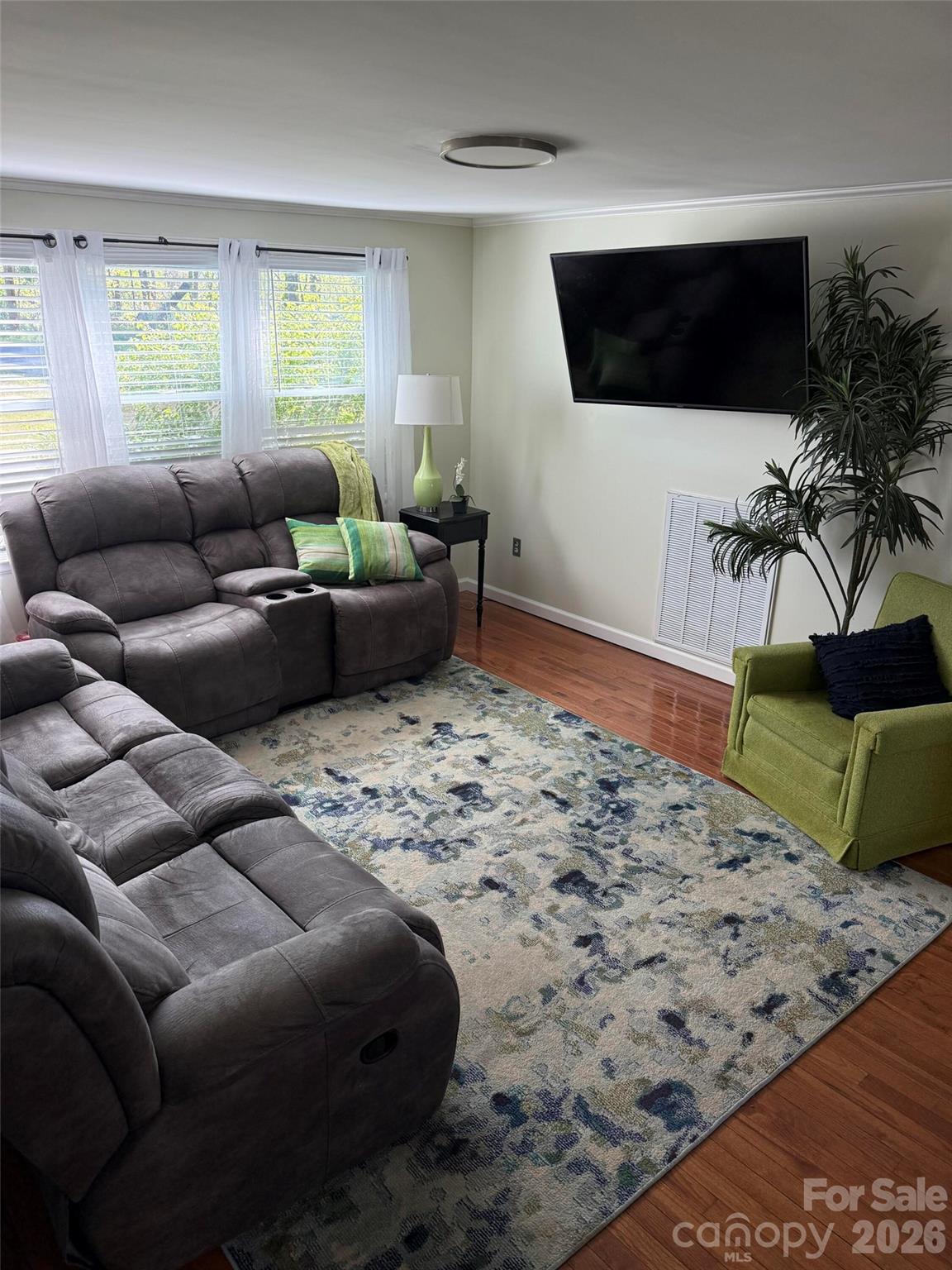 102 Phillips Road — Spruce Pine