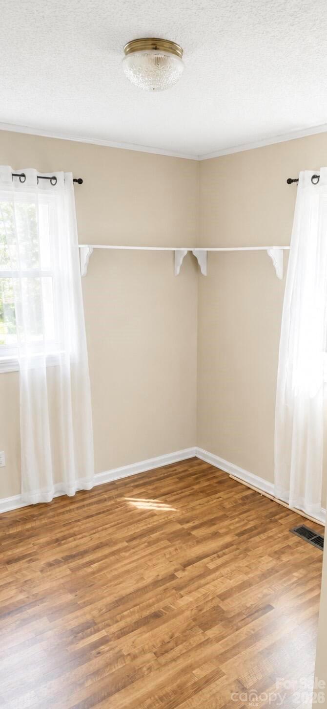 102 Phillips Road — Spruce Pine