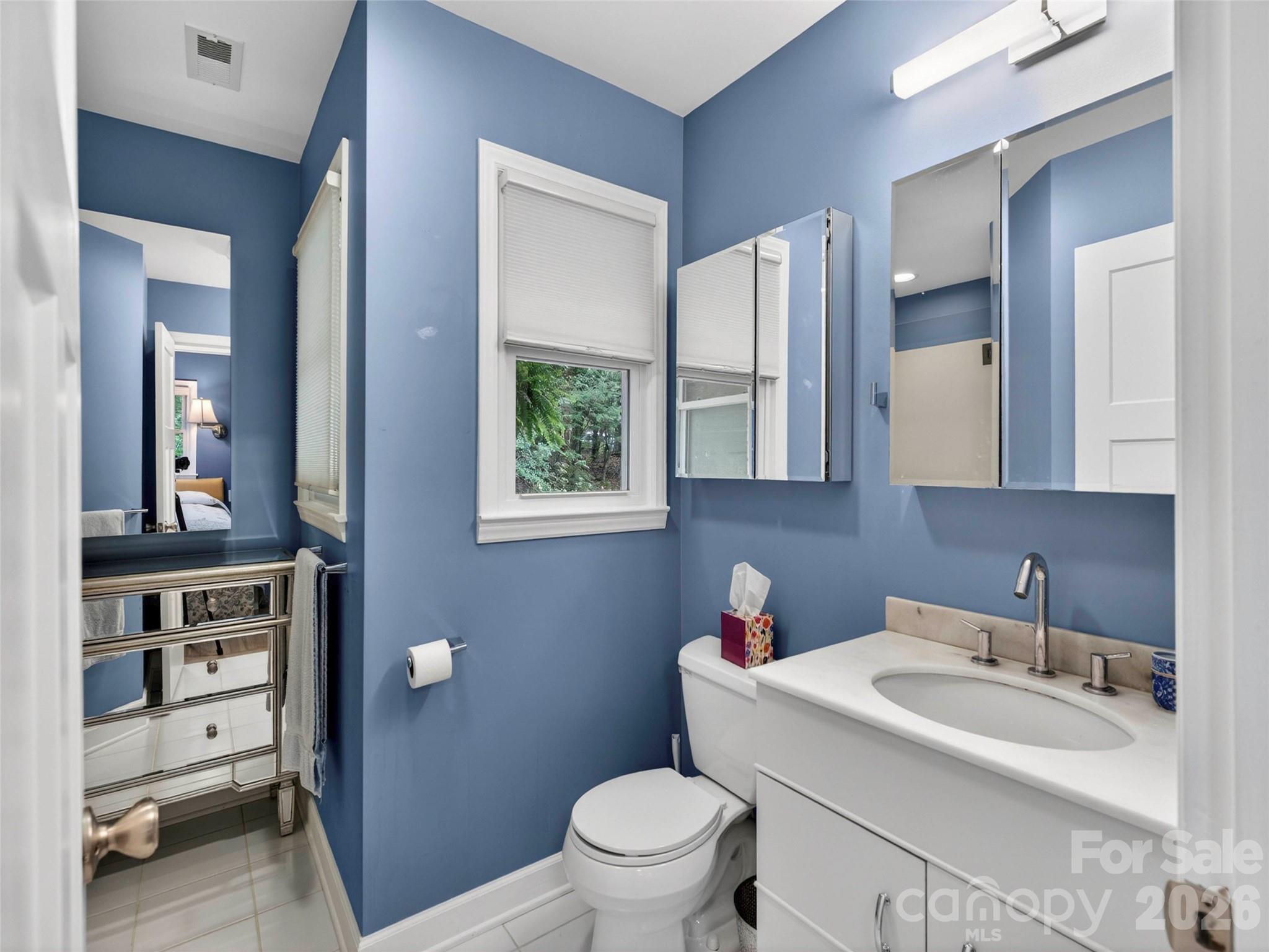 52 Melody Lane — Saluda