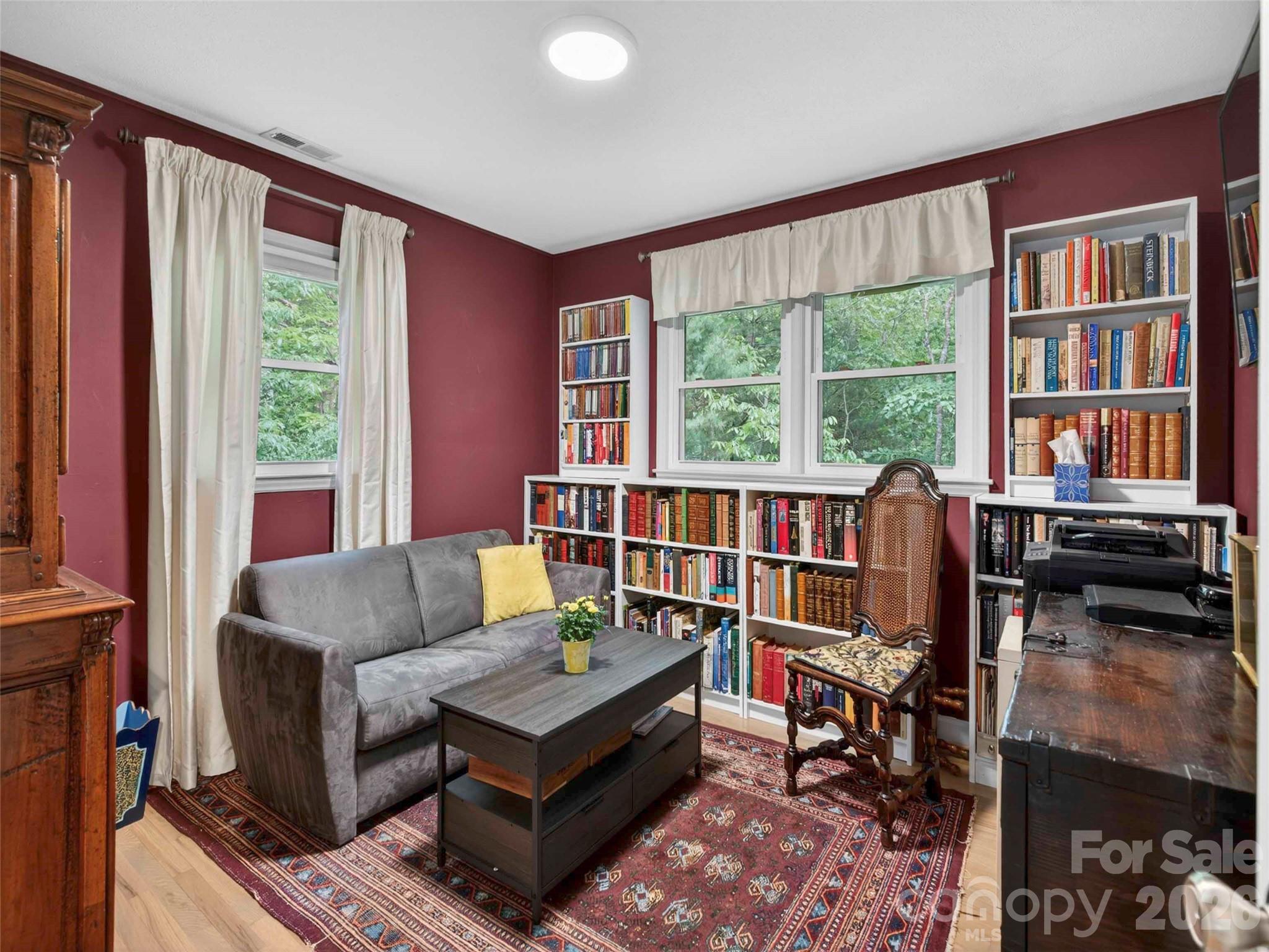52 Melody Lane — Saluda