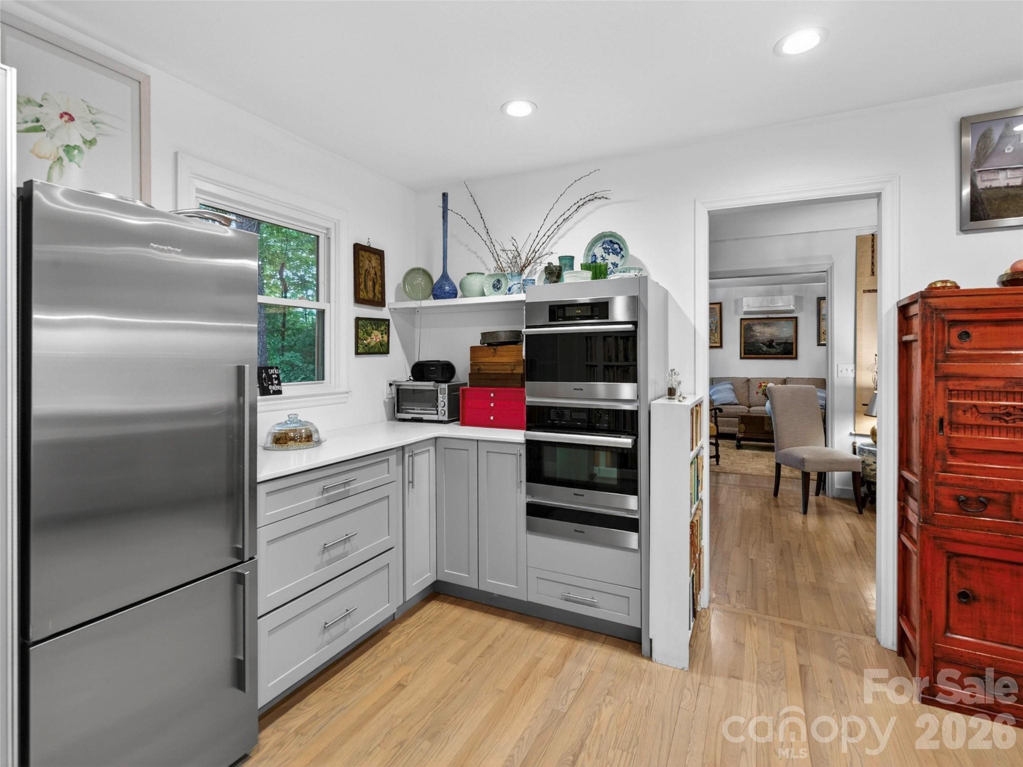 52 Melody Lane — Saluda