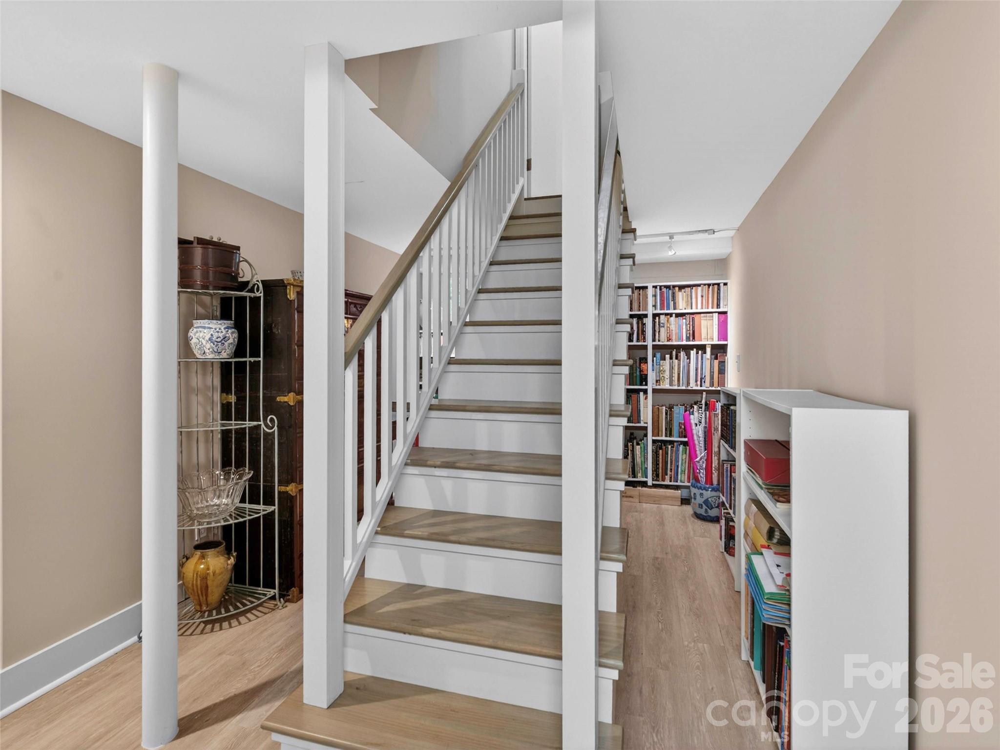52 Melody Lane — Saluda