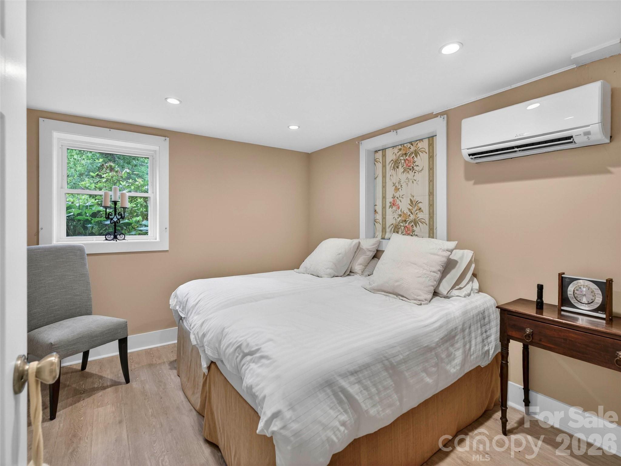 52 Melody Lane — Saluda