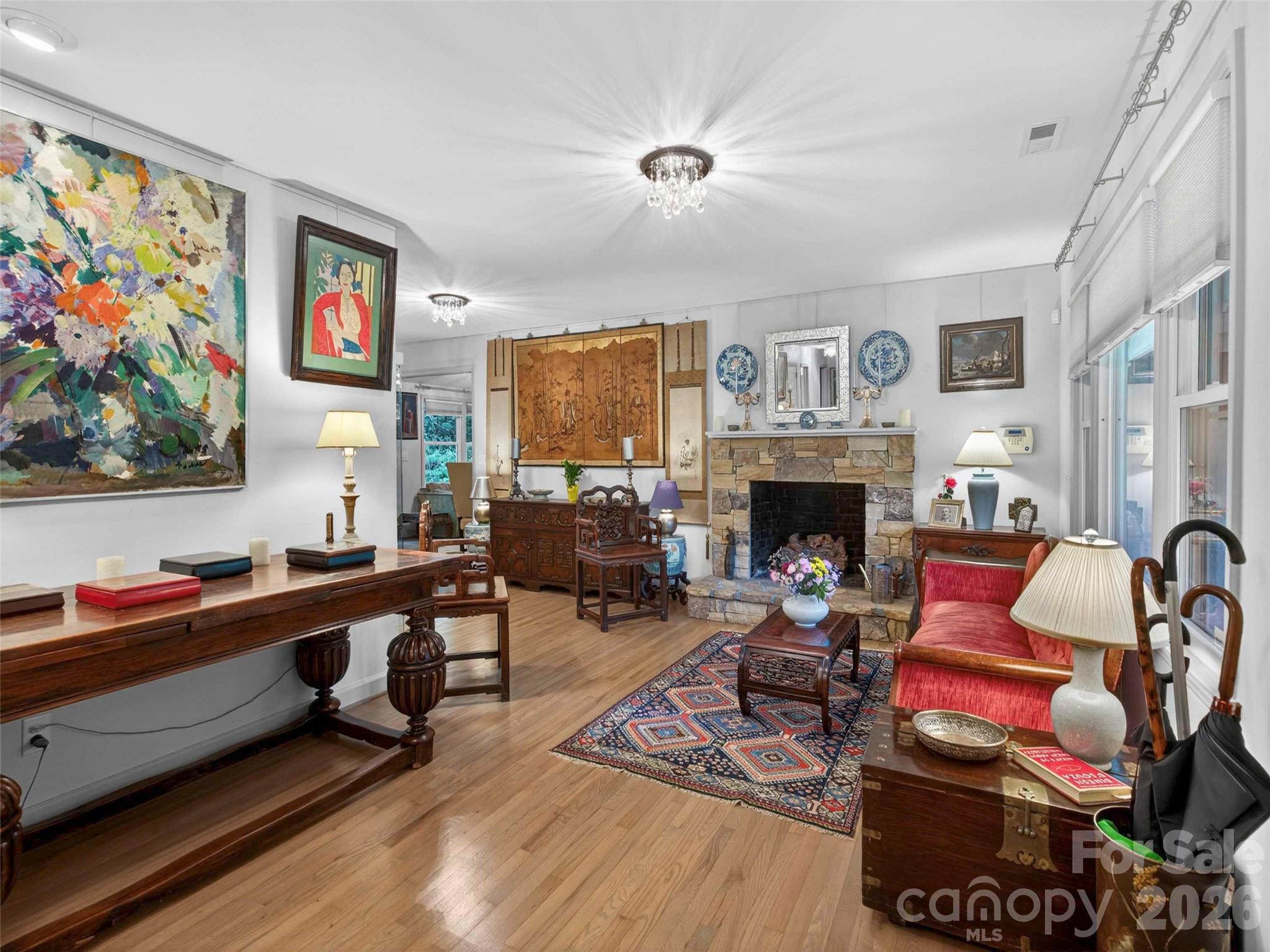 52 Melody Lane — Saluda