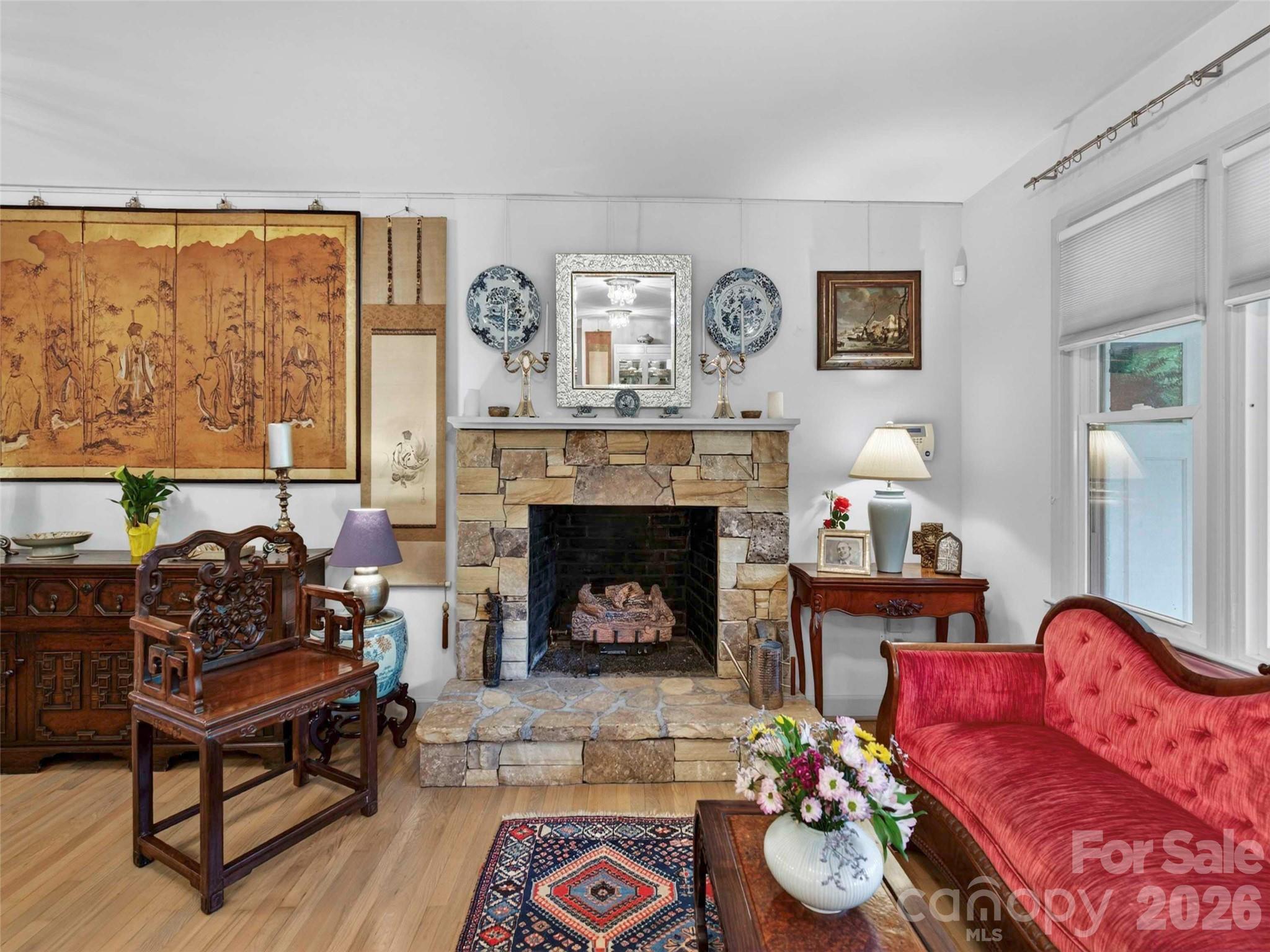 52 Melody Lane — Saluda