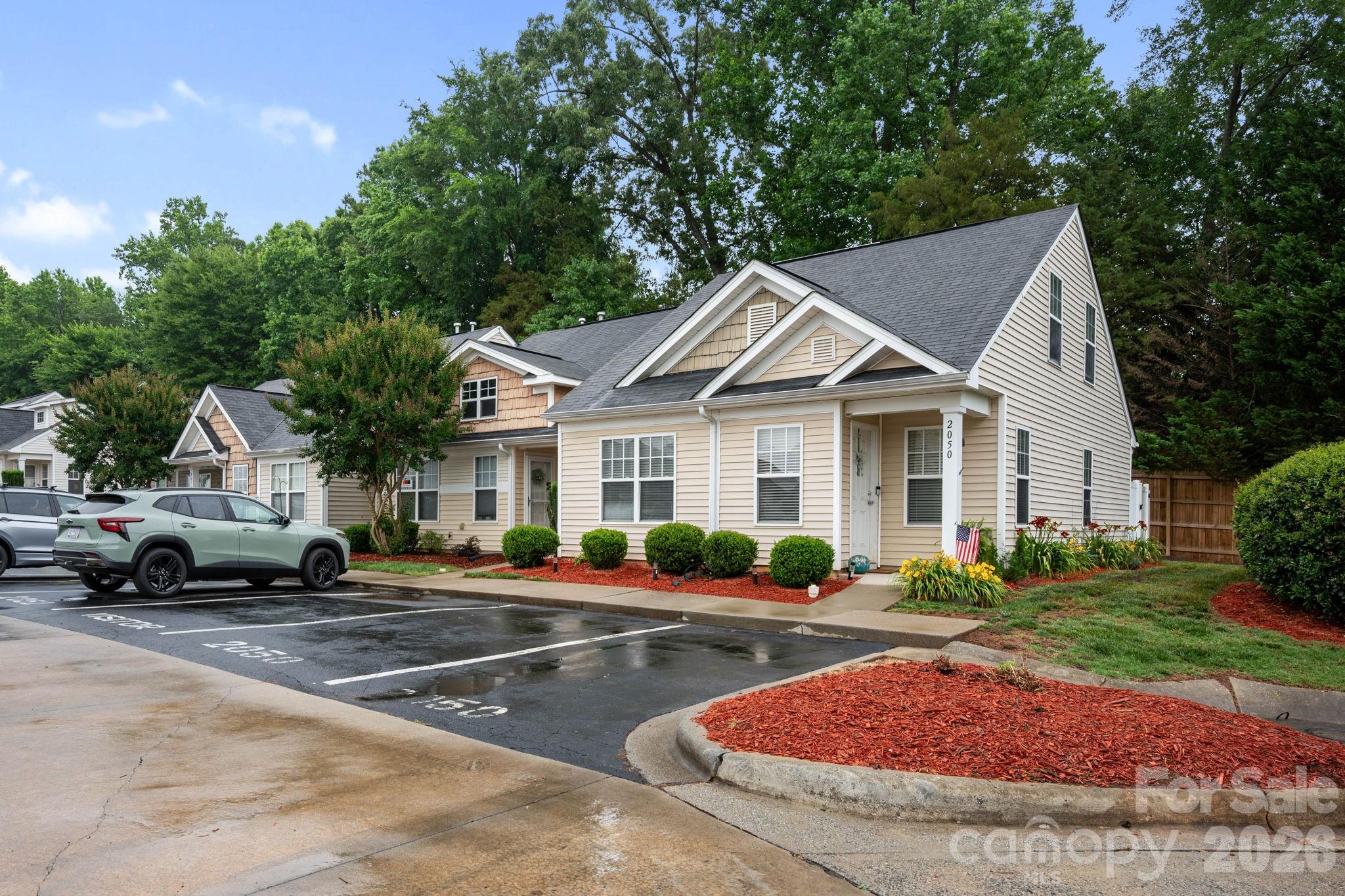 2050 Shady Pond Drive — Clover