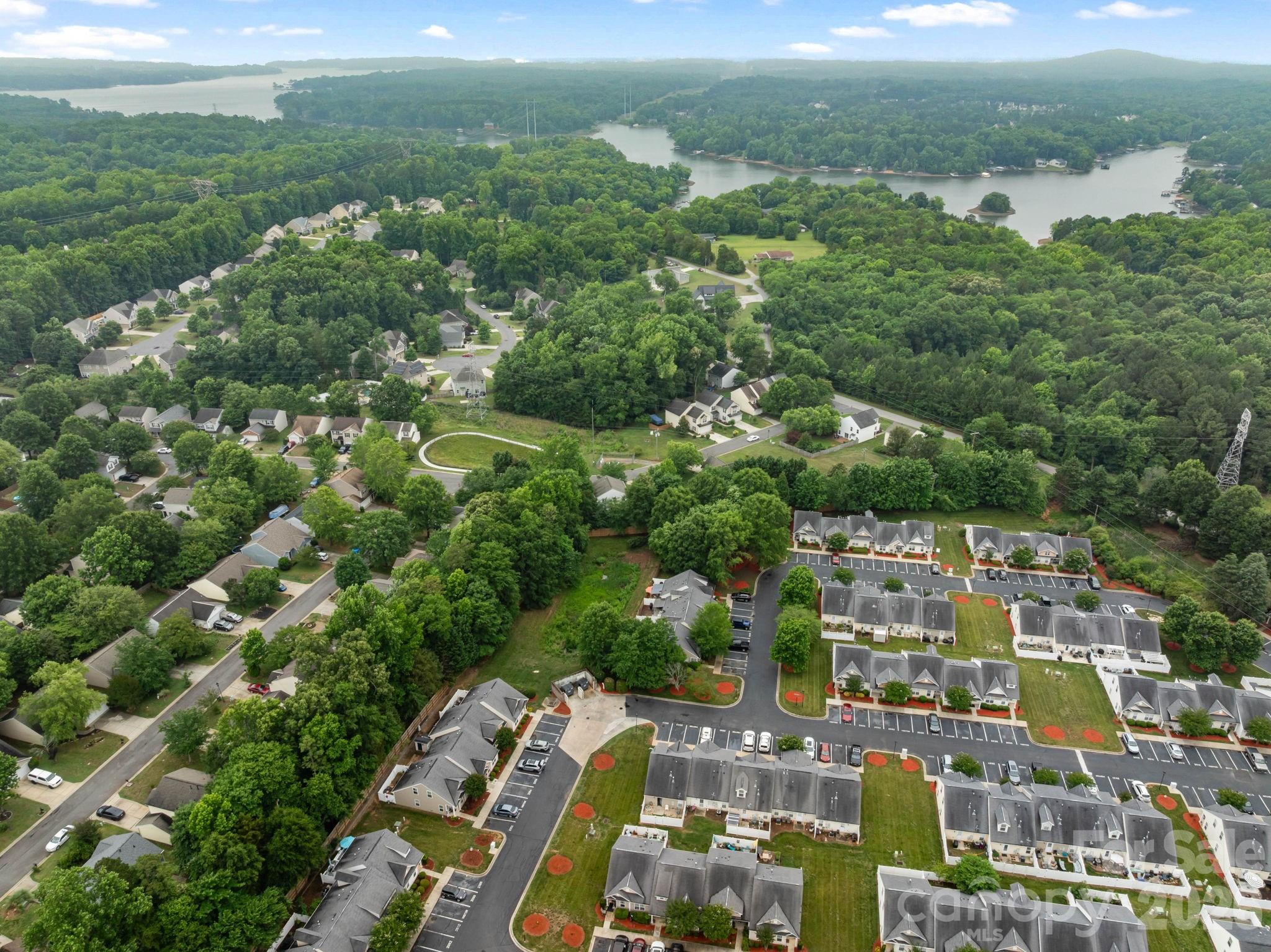 2050 Shady Pond Drive — Clover