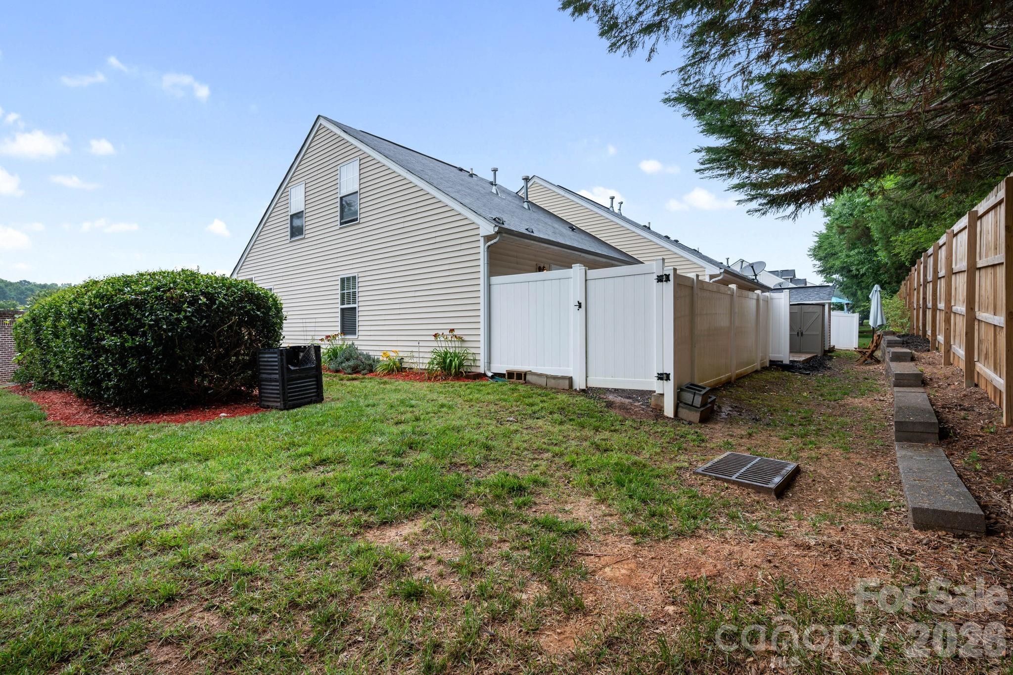 2050 Shady Pond Drive — Clover