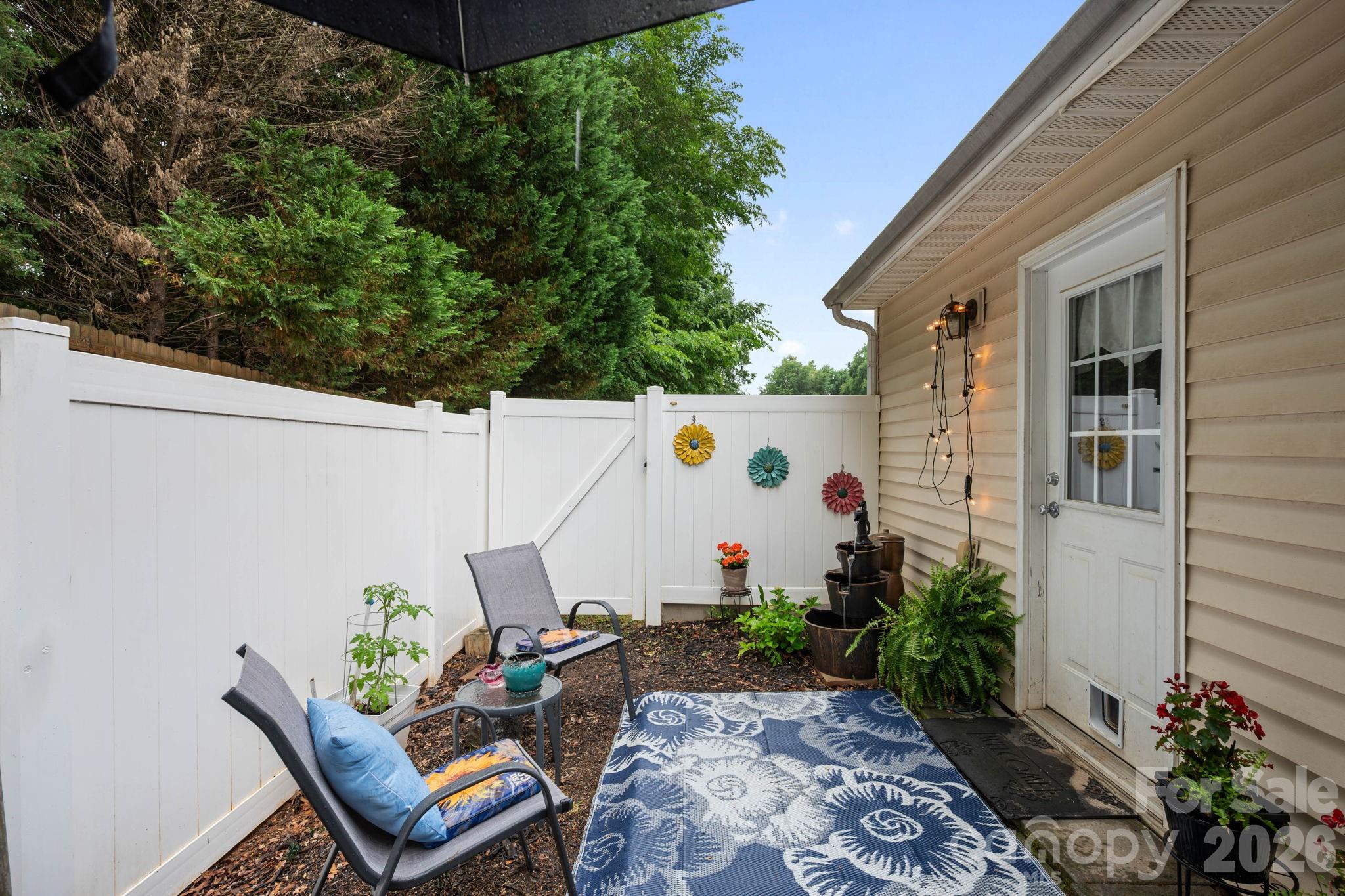 2050 Shady Pond Drive — Clover