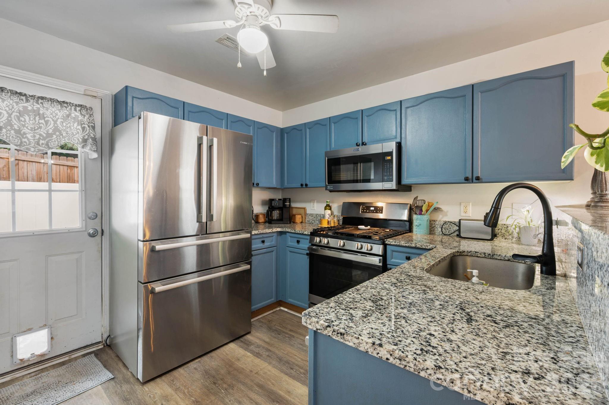 2050 Shady Pond Drive — Clover