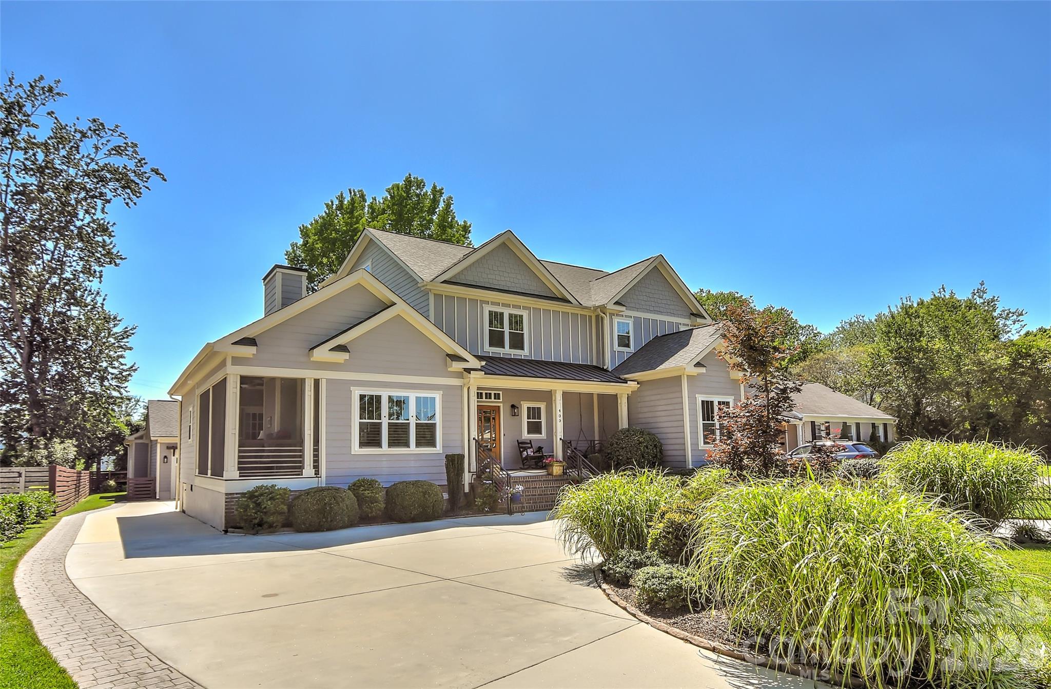 400 Marsh Road — Charlotte