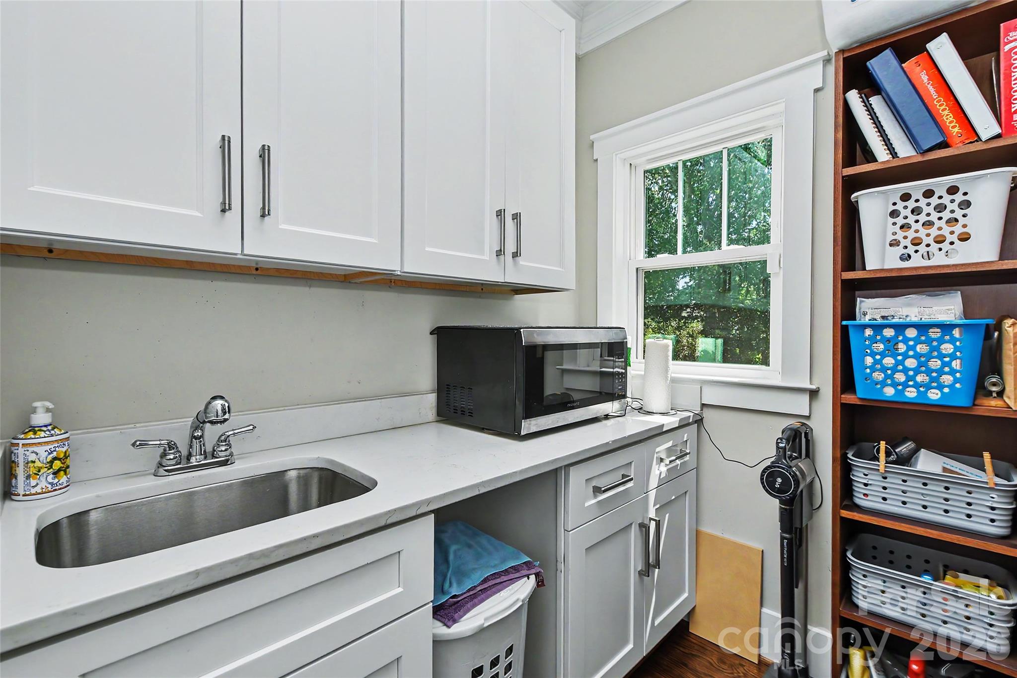 400 Marsh Road — Charlotte