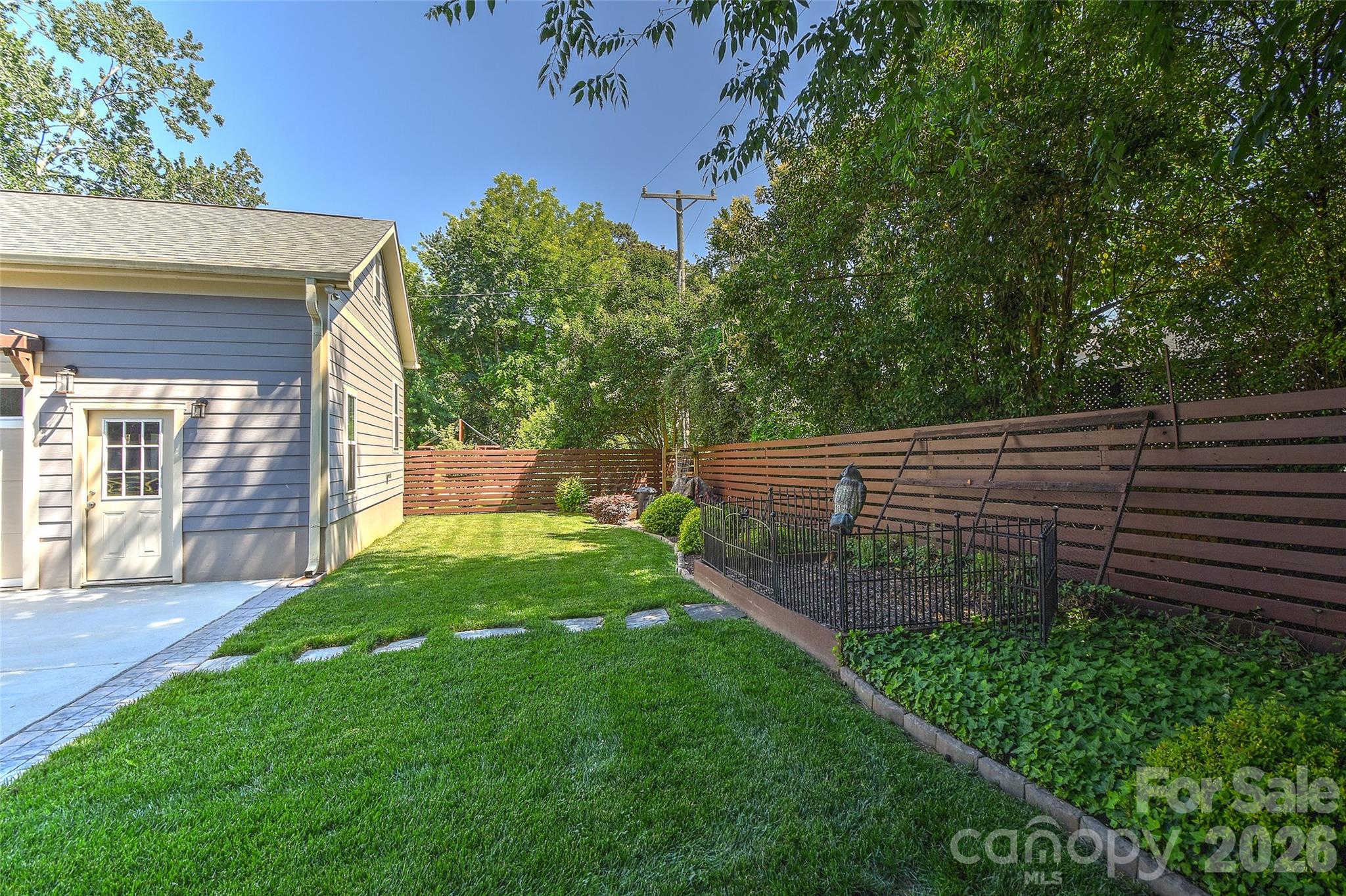 400 Marsh Road — Charlotte