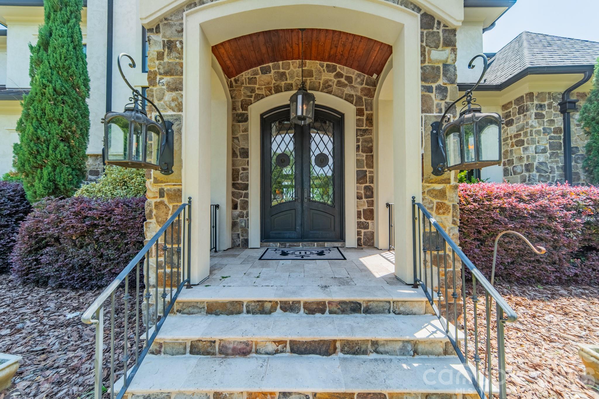 5204 Masons Ferry Road — Clover
