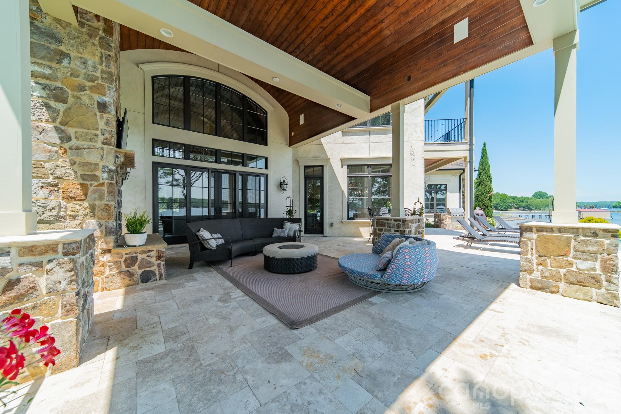 5204 Masons Ferry Road — Clover