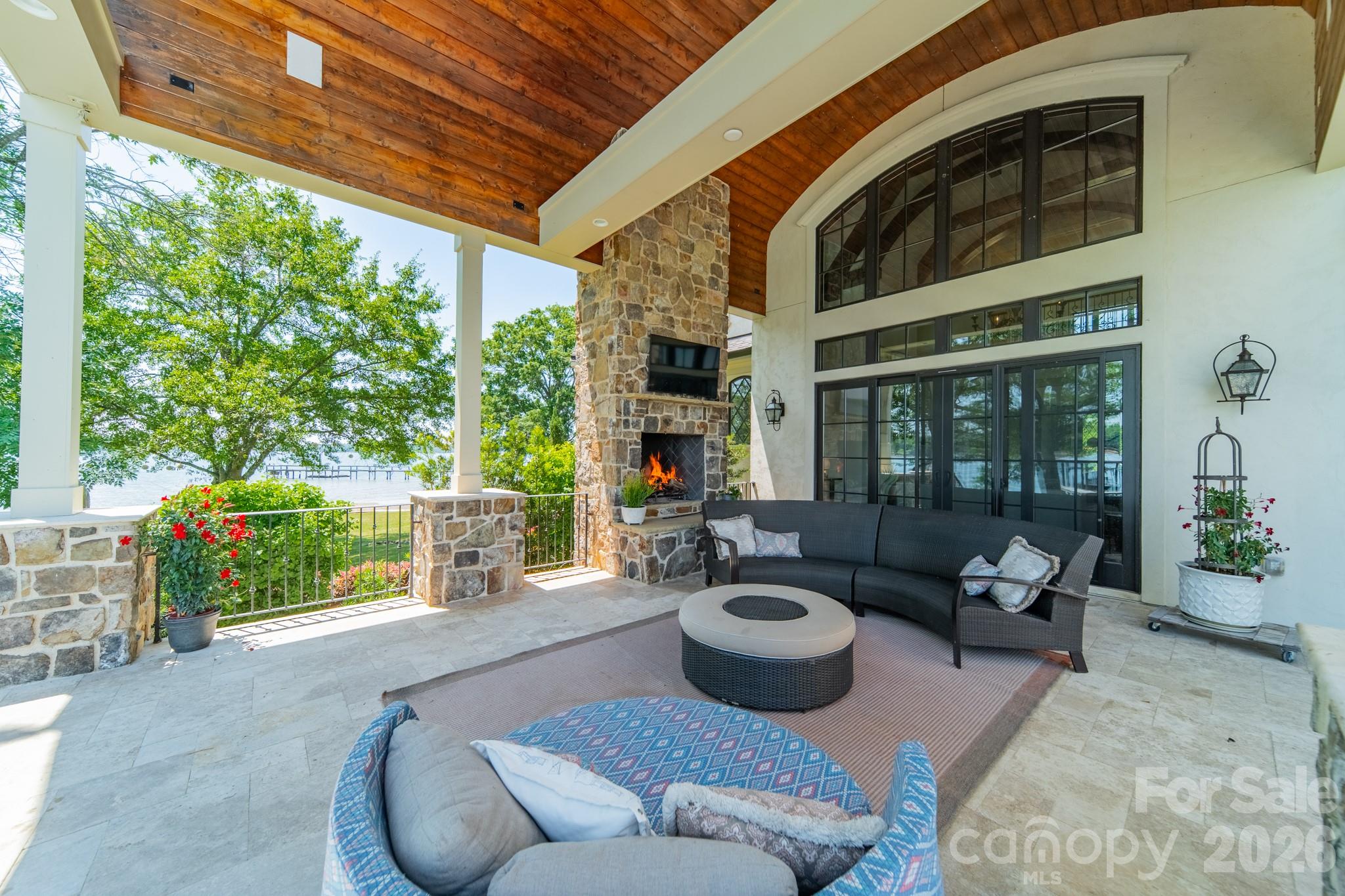 5204 Masons Ferry Road — Clover