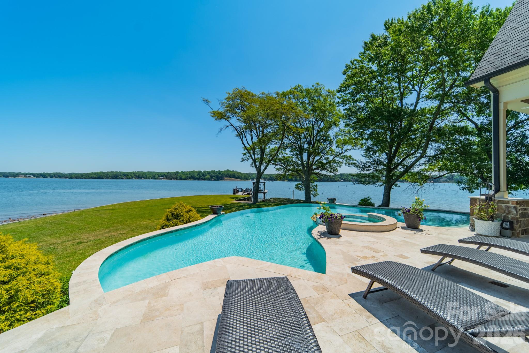 5204 Masons Ferry Road — Clover