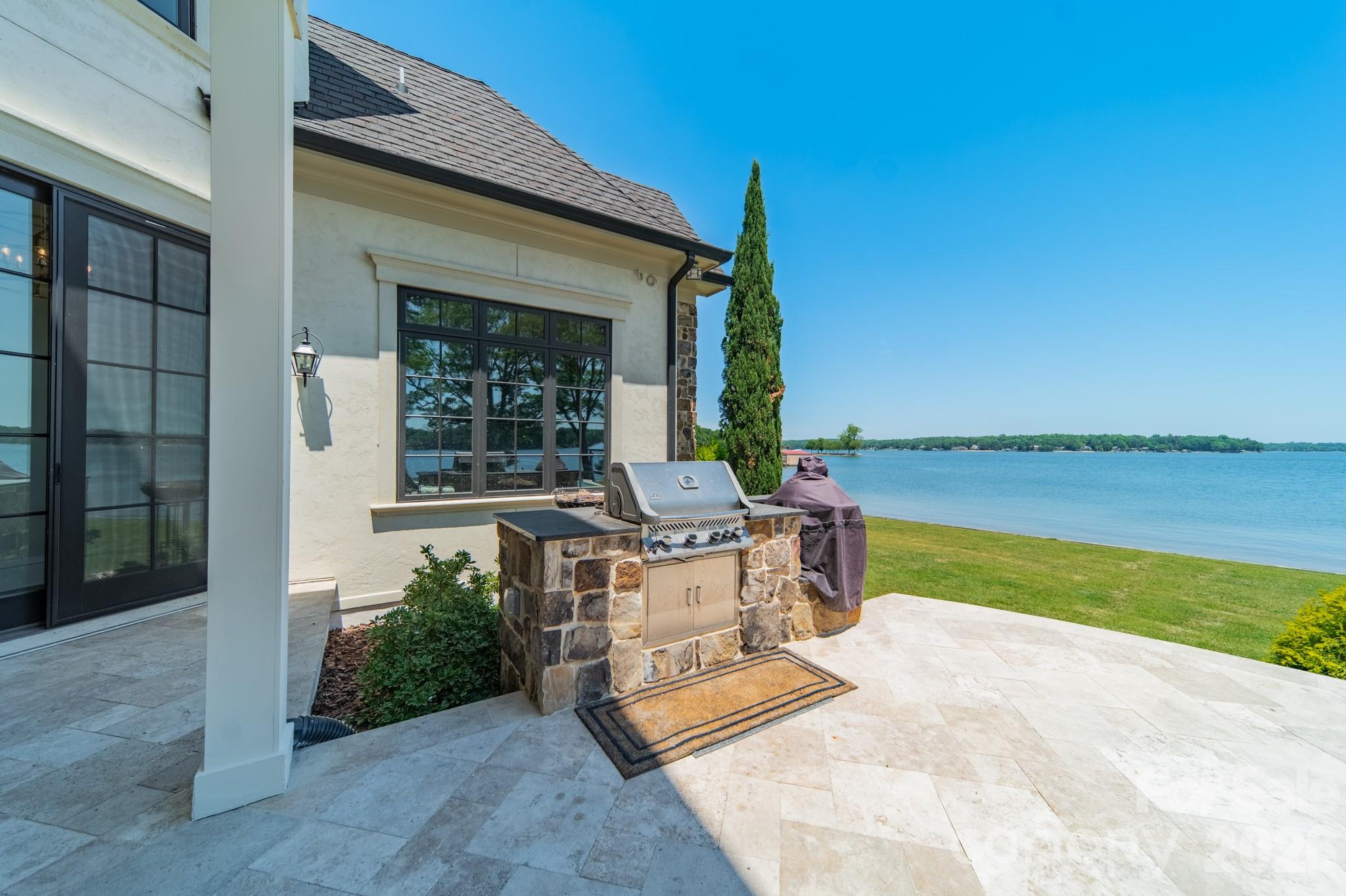 5204 Masons Ferry Road — Clover