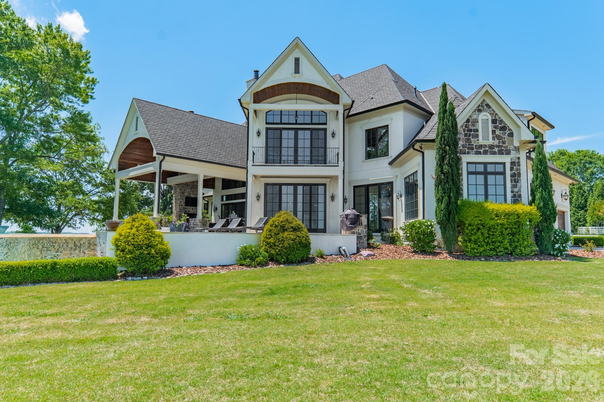 5204 Masons Ferry Road — Clover