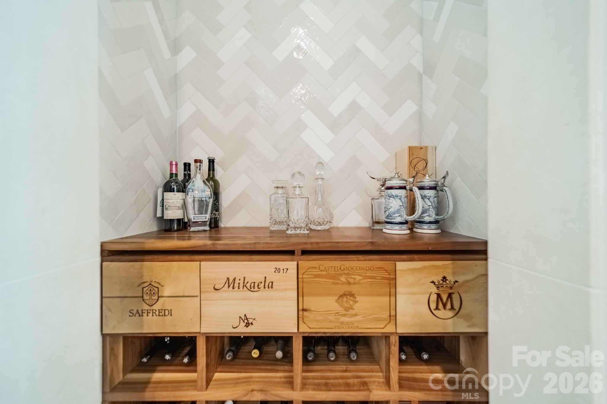 5204 Masons Ferry Road — Clover