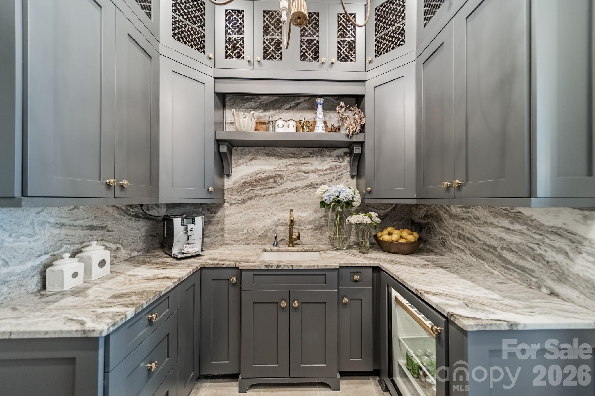 5204 Masons Ferry Road — Clover